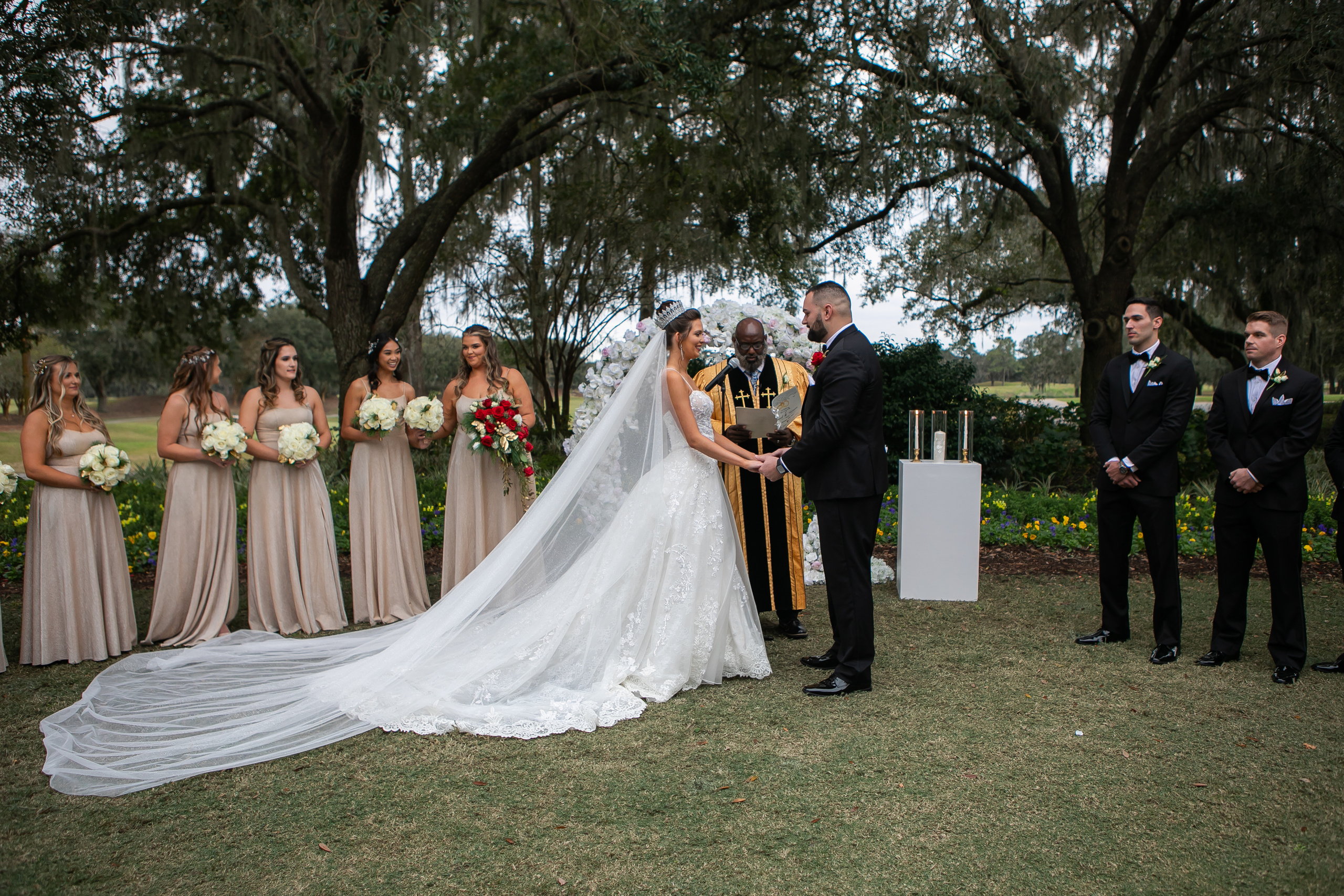 Elegant wedding in Golden Ocala, creating candid photography. Lana Photography — Wedding & Family Photographer in Florida & Beyond
