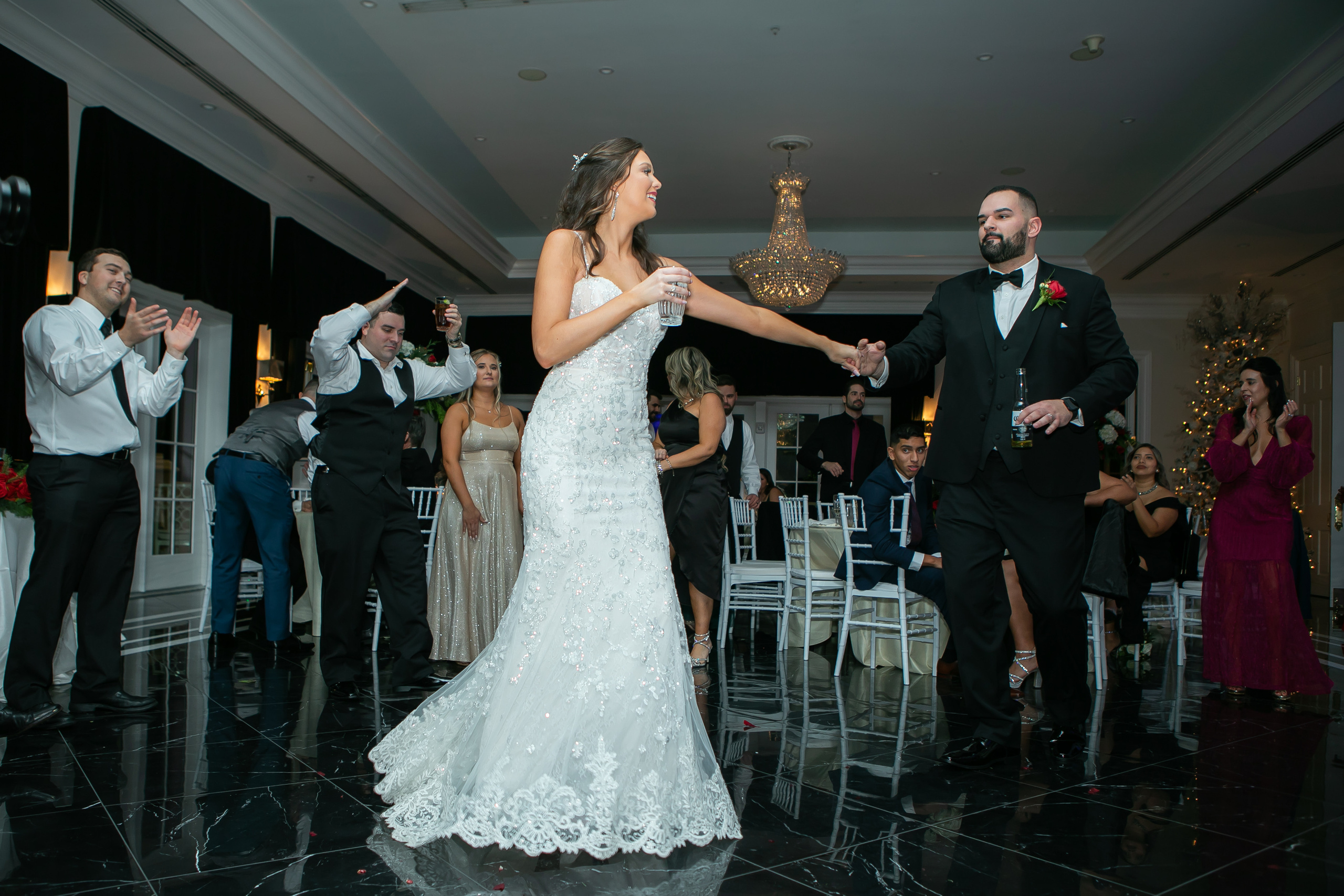 Elegant wedding in Golden Ocala, creating candid photography. Lana Photography — Wedding & Family Photographer in Florida & Beyond