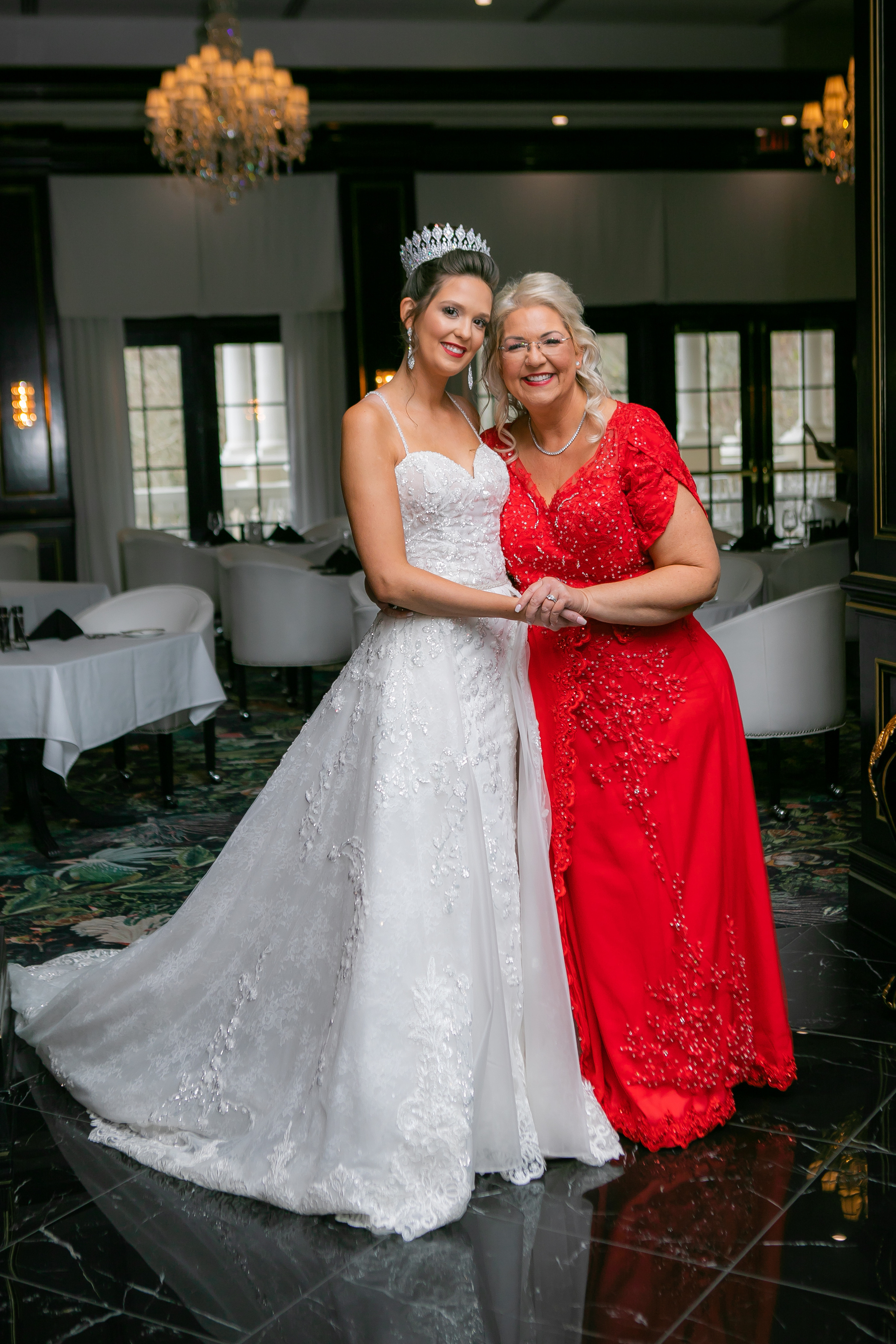 Elegant wedding in Golden Ocala, creating candid photography. Lana Photography — Wedding & Family Photographer in Florida & Beyond