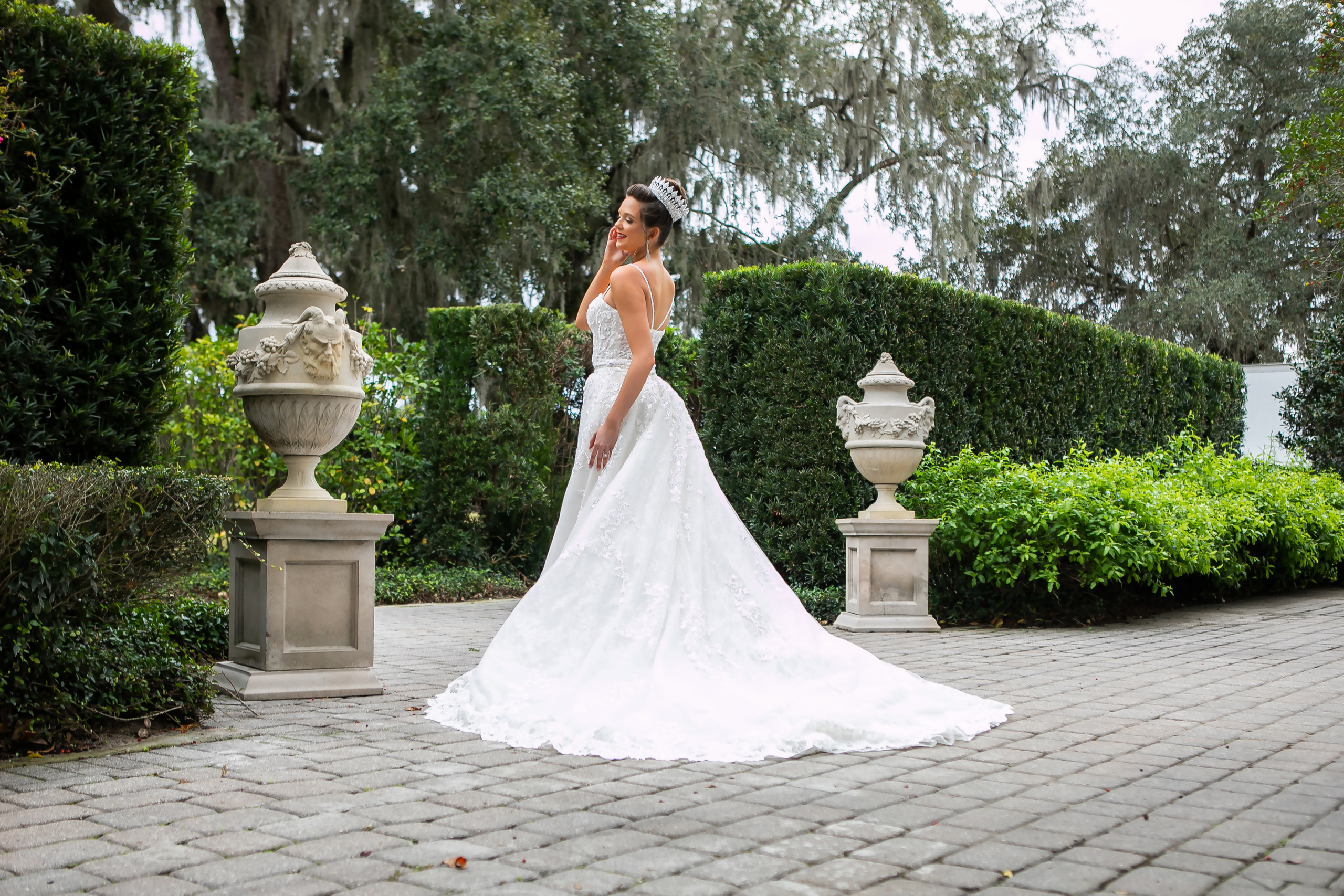 Elegant wedding in Golden Ocala, creating candid photography. Lana Photography — Wedding & Family Photographer in Florida & Beyond