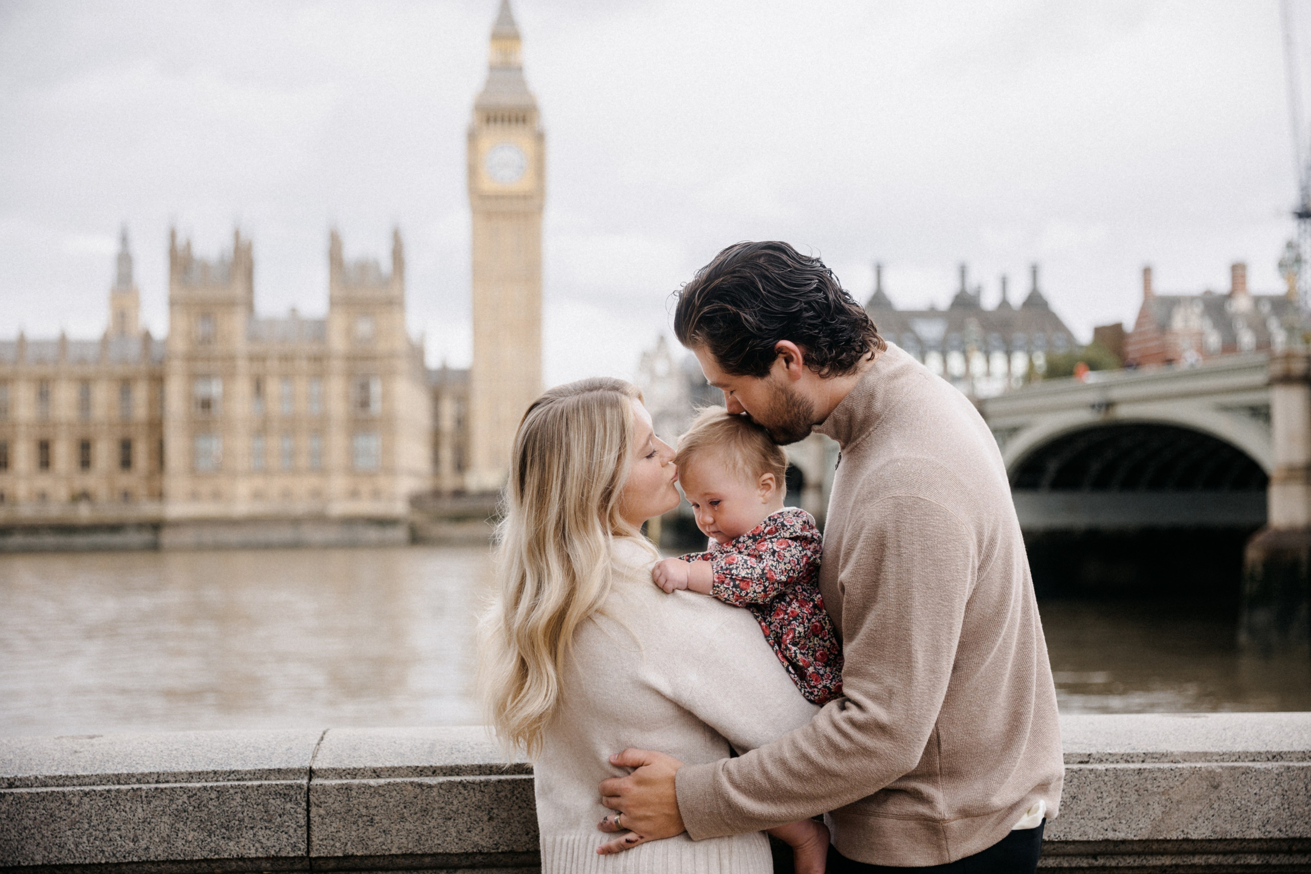 Family Photoshoot at Westminster. LondonPhotoStory — Vacation Photographer in London