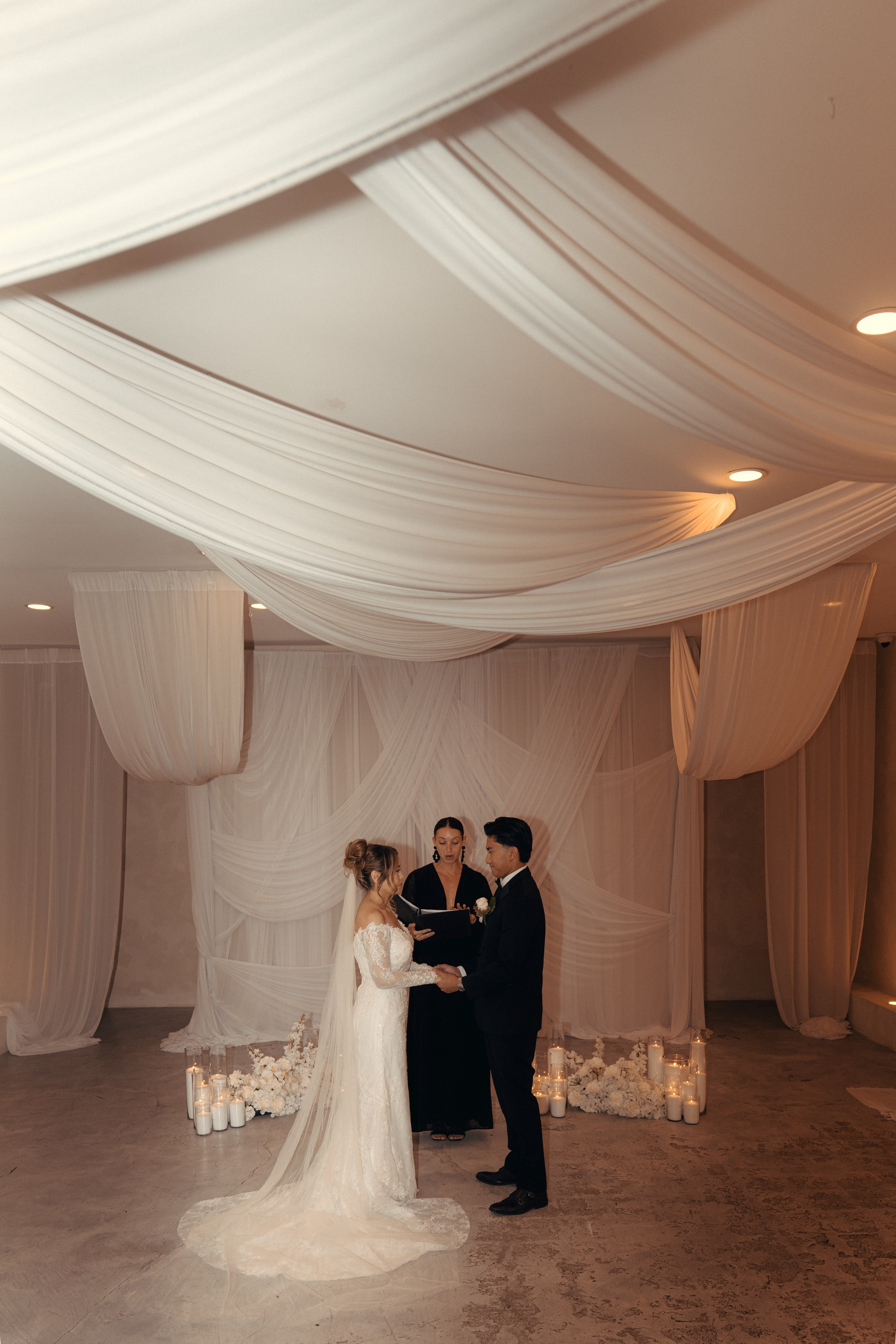 A&R. Wedding & elopement photographer Viktoriya Kravtsov. Las Vegas