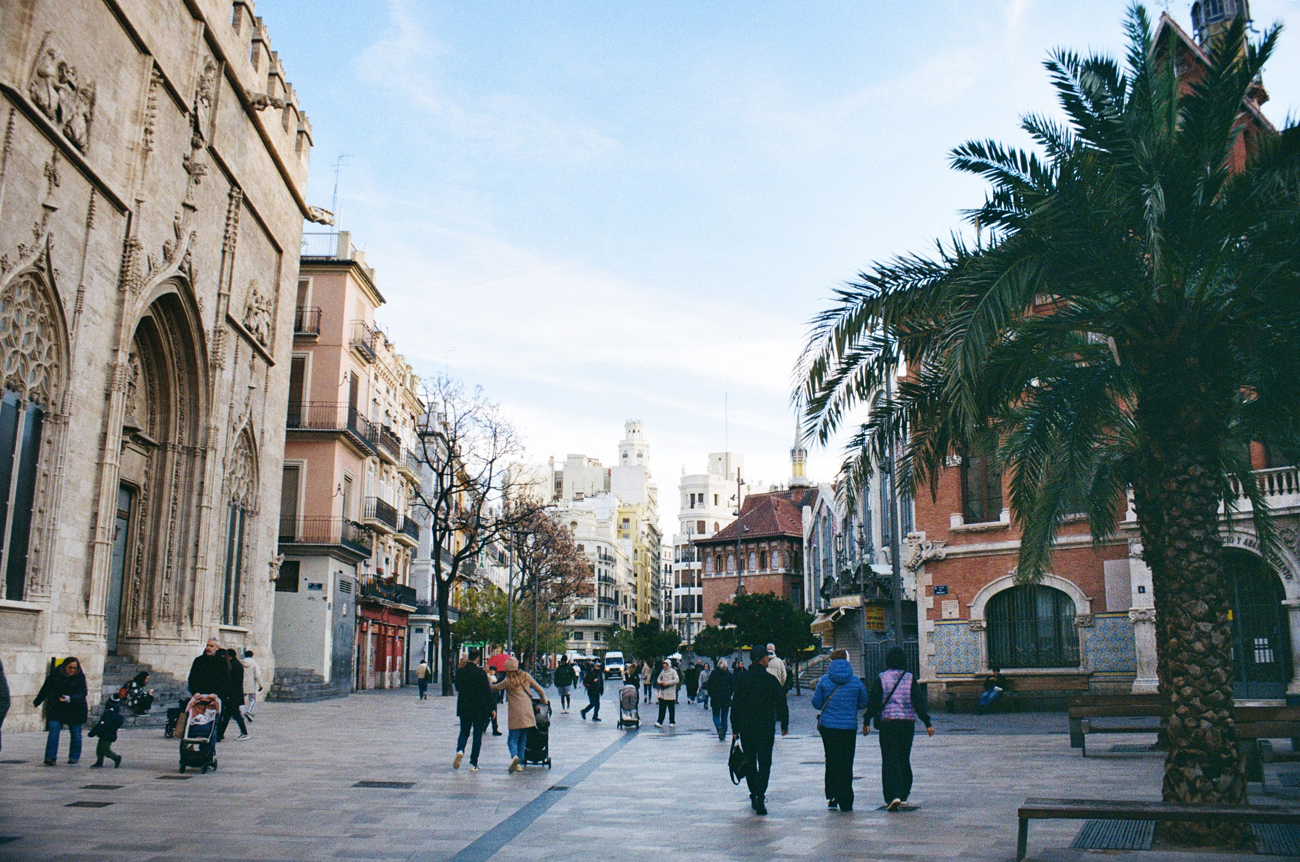 Valencia — Ein fotografischer Spaziergang durch Licht und Weite. Hochzeitsgeschichten – Professionelle Hochzeitsfotografie & Videografie in Deutschland, Italien, Spanien und ganz Europa