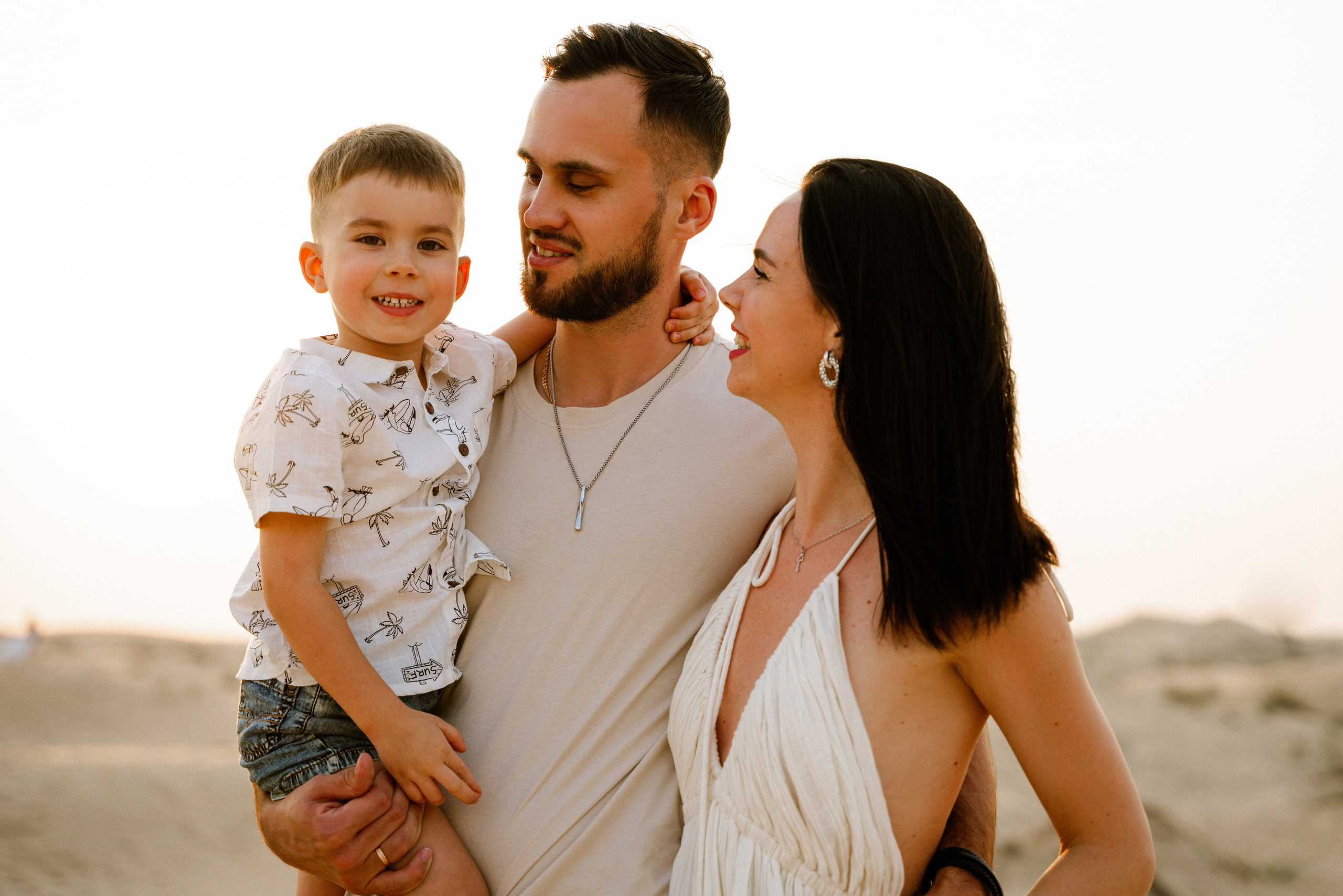 Desert play and fun. Angela Iakovleva — Family Photographer in Dubai