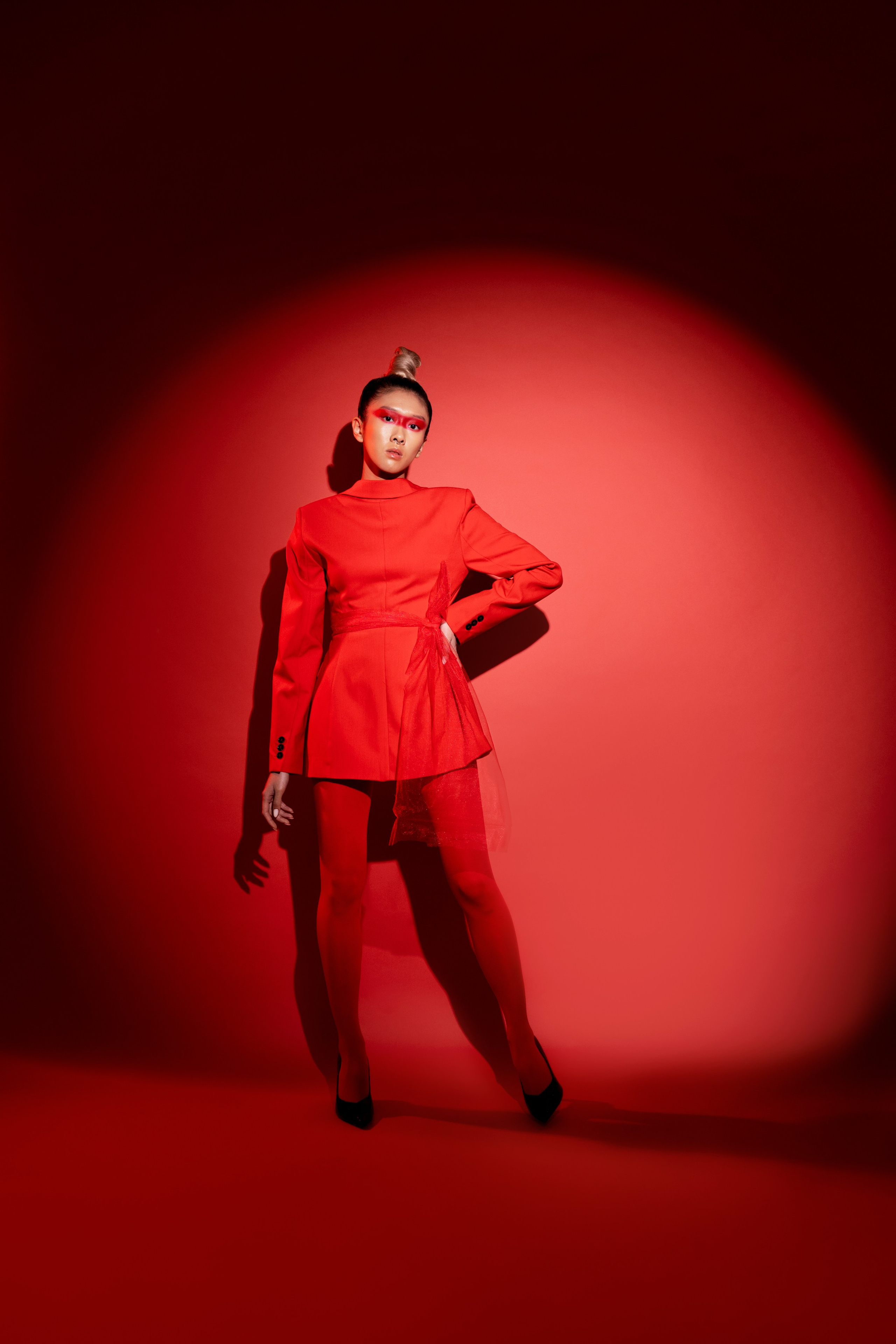 Artistic portrait session “Red Mood”. Alice Bell — Wedding photographer in New York