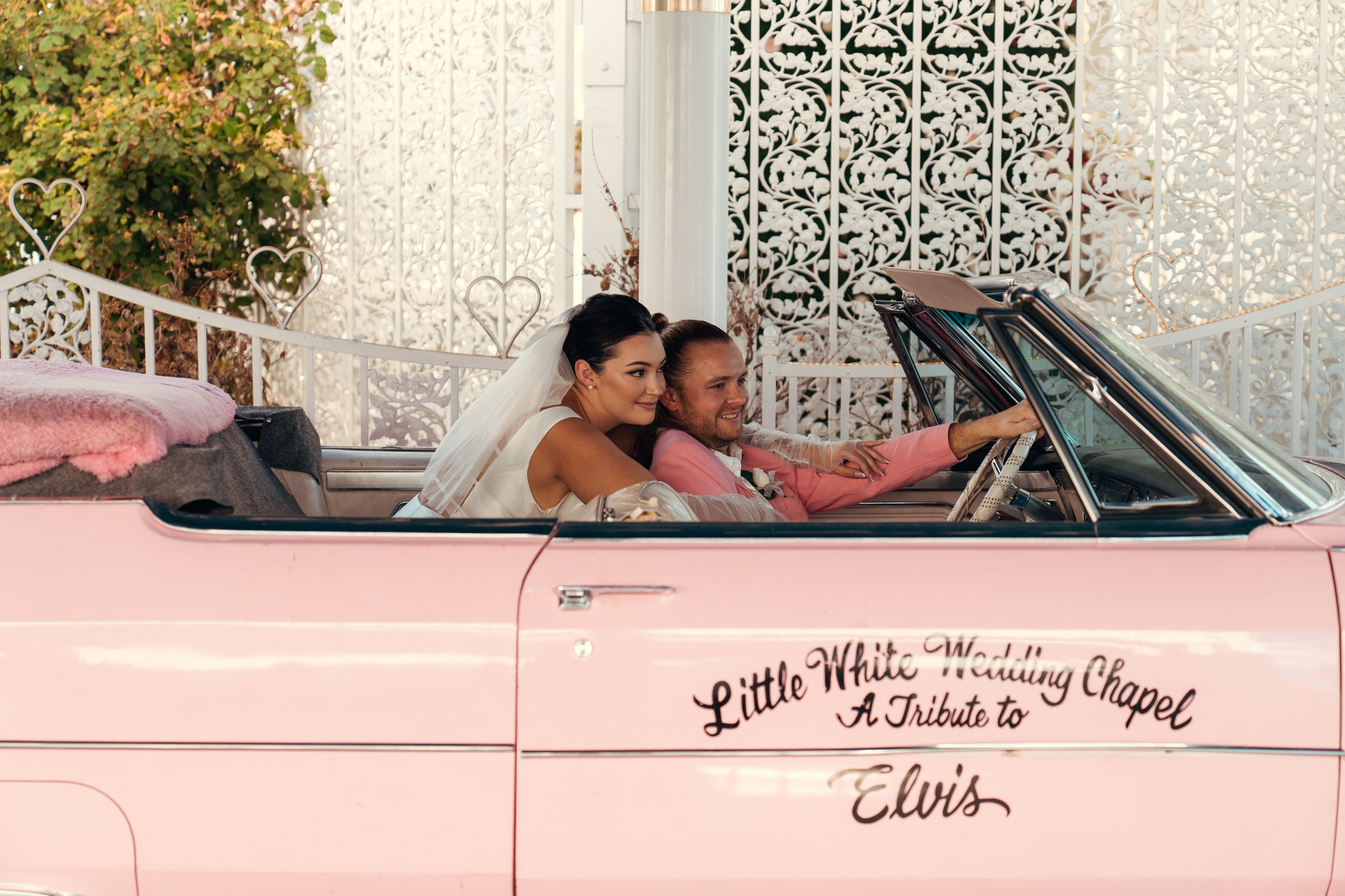 Joey&Afton. Wedding & elopement photographer Viktoriya Kravtsov. Las Vegas