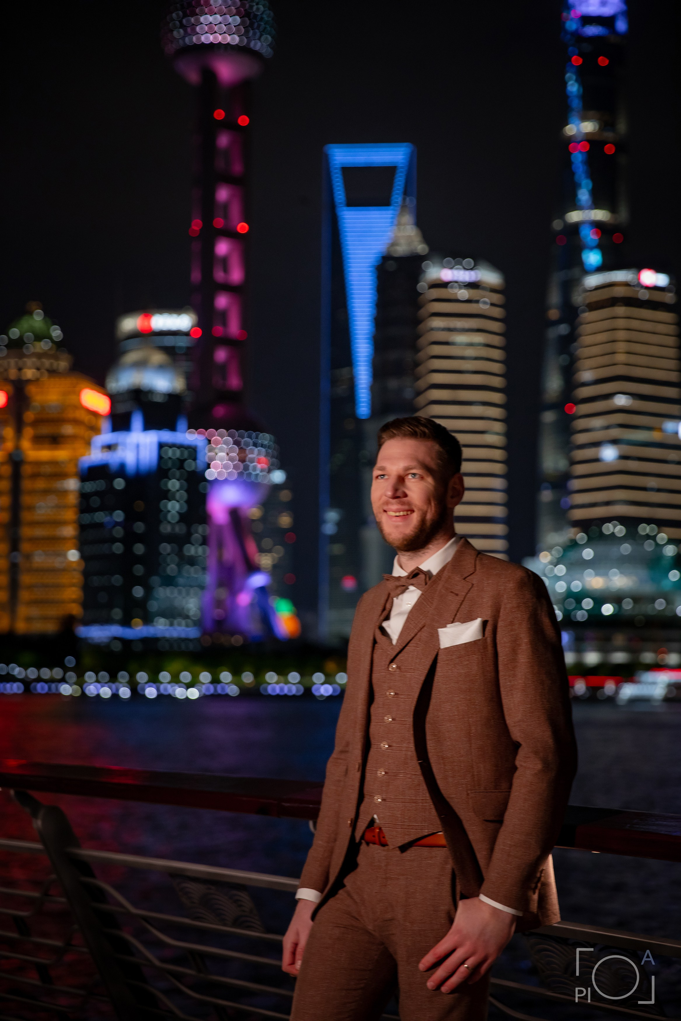 Вечерняя. Фотограф в Шанхае — Лола Пидлуская