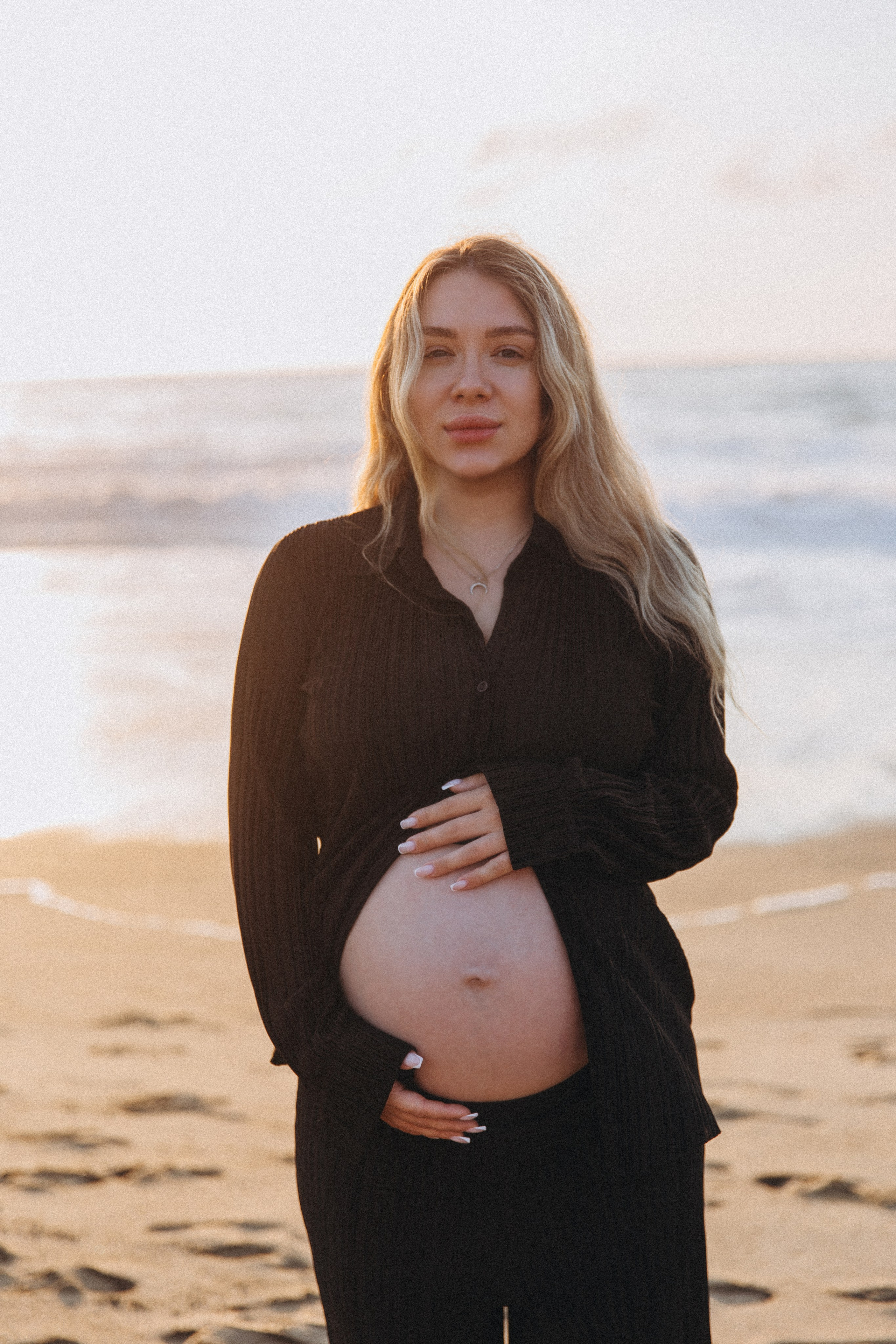 Romantic Couple Beach Photoshoot in Chile — Golden Hour Session. Photographer in Santiago, Chile Anna Almazova