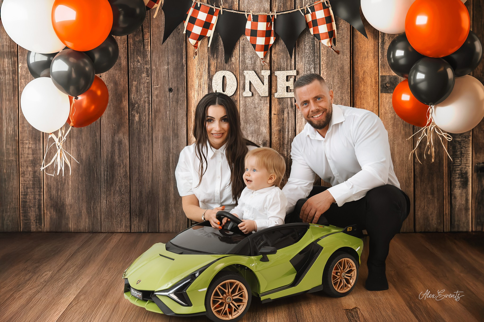 Fotograf Studio copii 1 an Romani Danemarca | Alex Events. AlexEvents Fotograf / Videograf de evenimente Danemarca DK Horsens, Arhus, Odense, Vejle.Nunta, botez, foto-studio