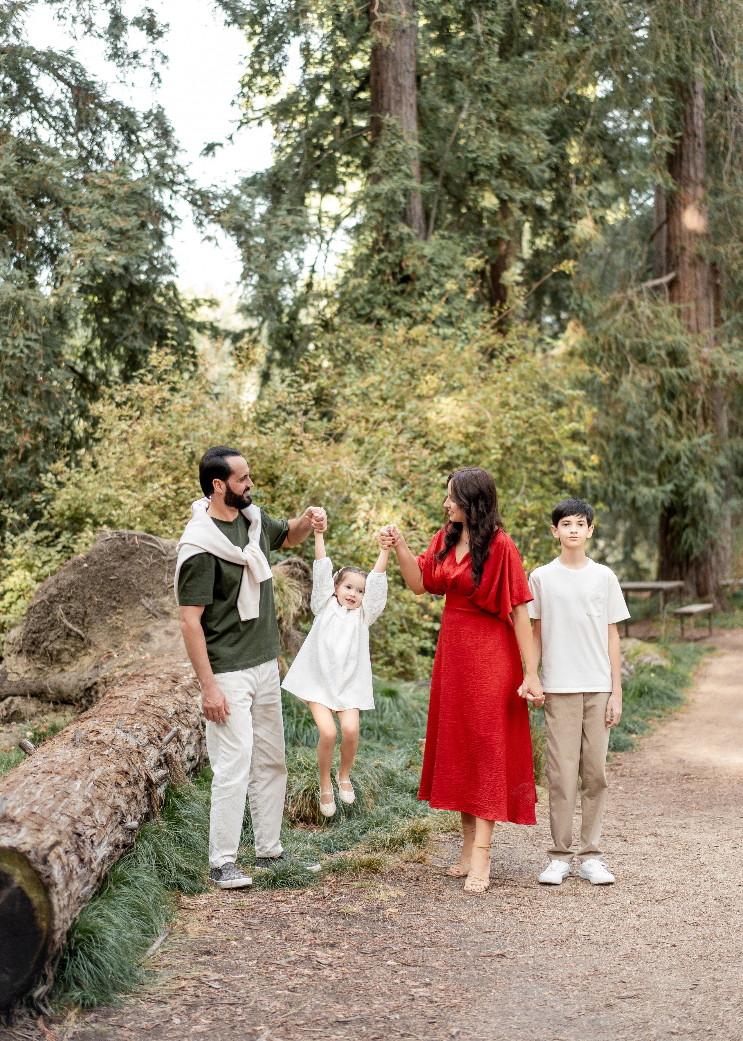 Mikhailov family. Family photographer in Sacramento | Sofia Pavenko