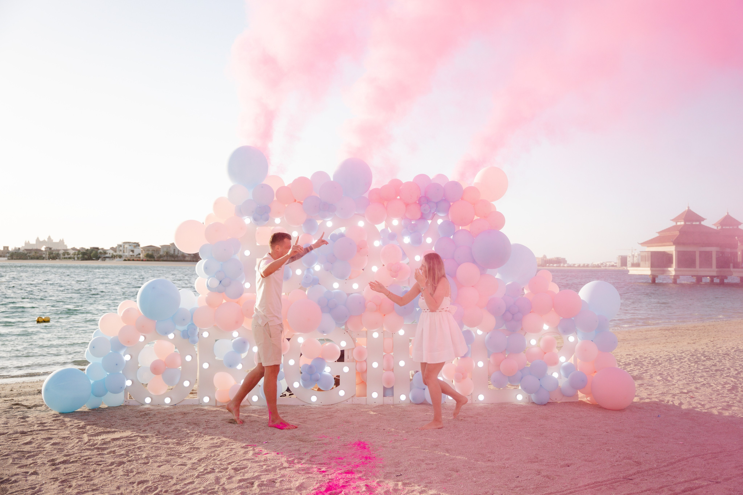 Creative gender reveal party. Angela Iakovleva — Family Photographer in Dubai