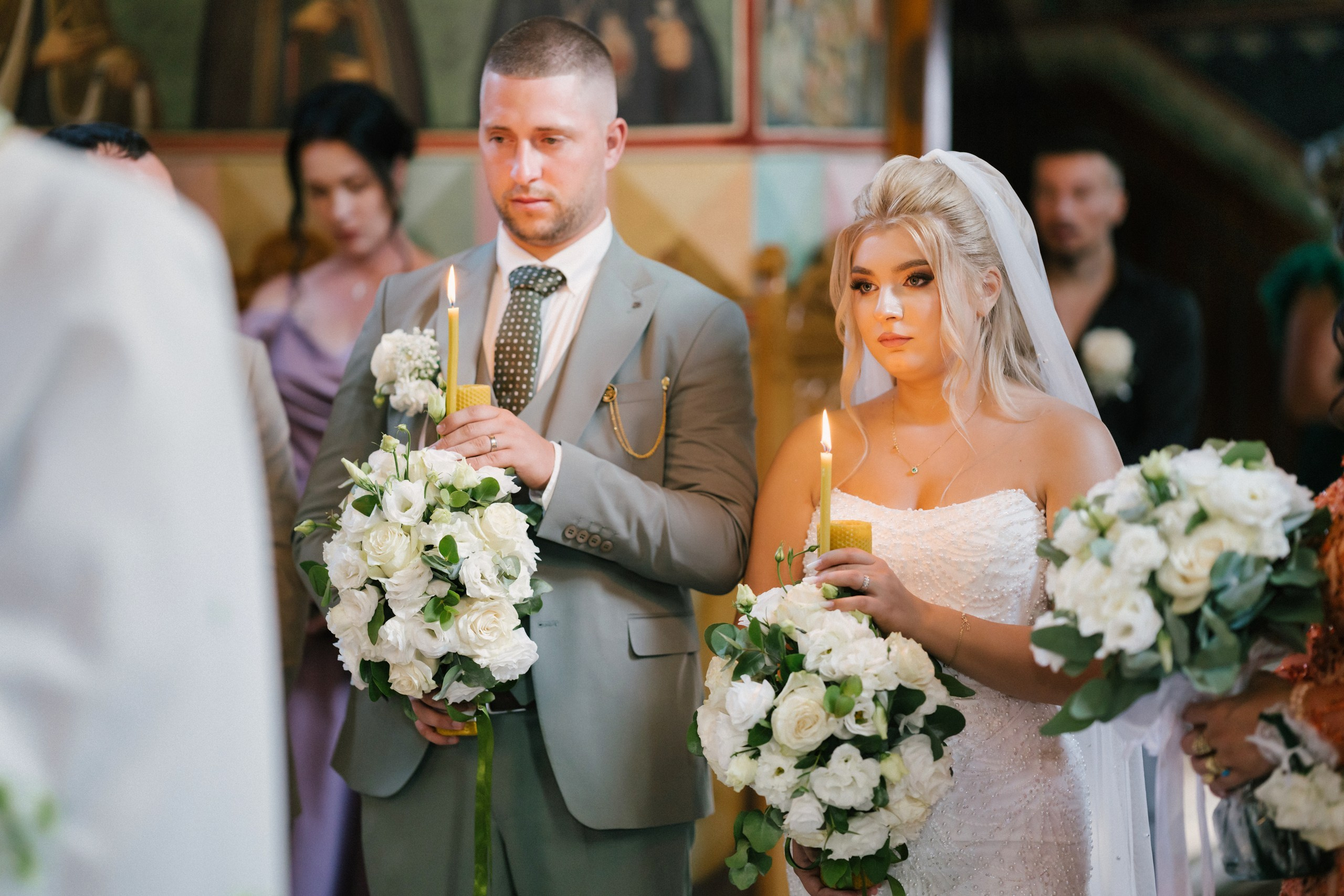 - mireasă Lavinia pregătire casa părintească Hârlău- mire Mihai pregătire Flămânzi cavalerii de onoare- fotograf nuntă Casa Jorovlea- ședință foto miri Mihai și Lavinia- nuntă elegantă Casa Jorovlea- fotografie de nuntă naturală România- domnișoare de onoare pregătire mireasă- emoții nuntă biserică- dansul mirilor Casa Jorovlea* fotograf profesionist nuntă Botoșani Iași* fotografie documentară de nuntă- familie și prieteni la nuntă- nași Mihai și Nicoleta nuntă- portret mireasă în lumină naturală- petrecere nuntă Casa Jorovlea- Nuntă Mihai și Lavinia – momente emoționante din ziua nunții, pregătirile mirilor în Hârlău și Flămânzi, ceremonia religioasă și ședința foto realizată de  AlinoFotoStudio -  Mireasa Lavinia în timpul pregătirilor la Hârlău-  Mihai pregătit de cavalerii de onoare în Flămânzi - Ceremonia religioasă a mirilor Mihai și Lavinia-Ședință foto romantică de nuntă Mihai și Lavinia - Dansul mirilor la petrecerea de nuntă -  fotograf nuntă Iași-  fotograf nuntă Botoșani- wedding photography Romania- AlinoFotoStudio - AlinoFotoStudio - Alin Chirilă fotograf - fotograf Botoșani - fotograf Iași - fotograf Hârlău - fotograf Bacău - fotograf Suceava - fotograf București - fotograf Neamț - servicii foto video - fotograf evenimente - fotograf nuntă - fotograf botez - wedding photographer Romania - ședință foto nuntă - fotografie de eveniment - wedding photography - fotografie profesională - fotograf profesionist România- povestitor prin fotografie, servicii foto - video -profesionale