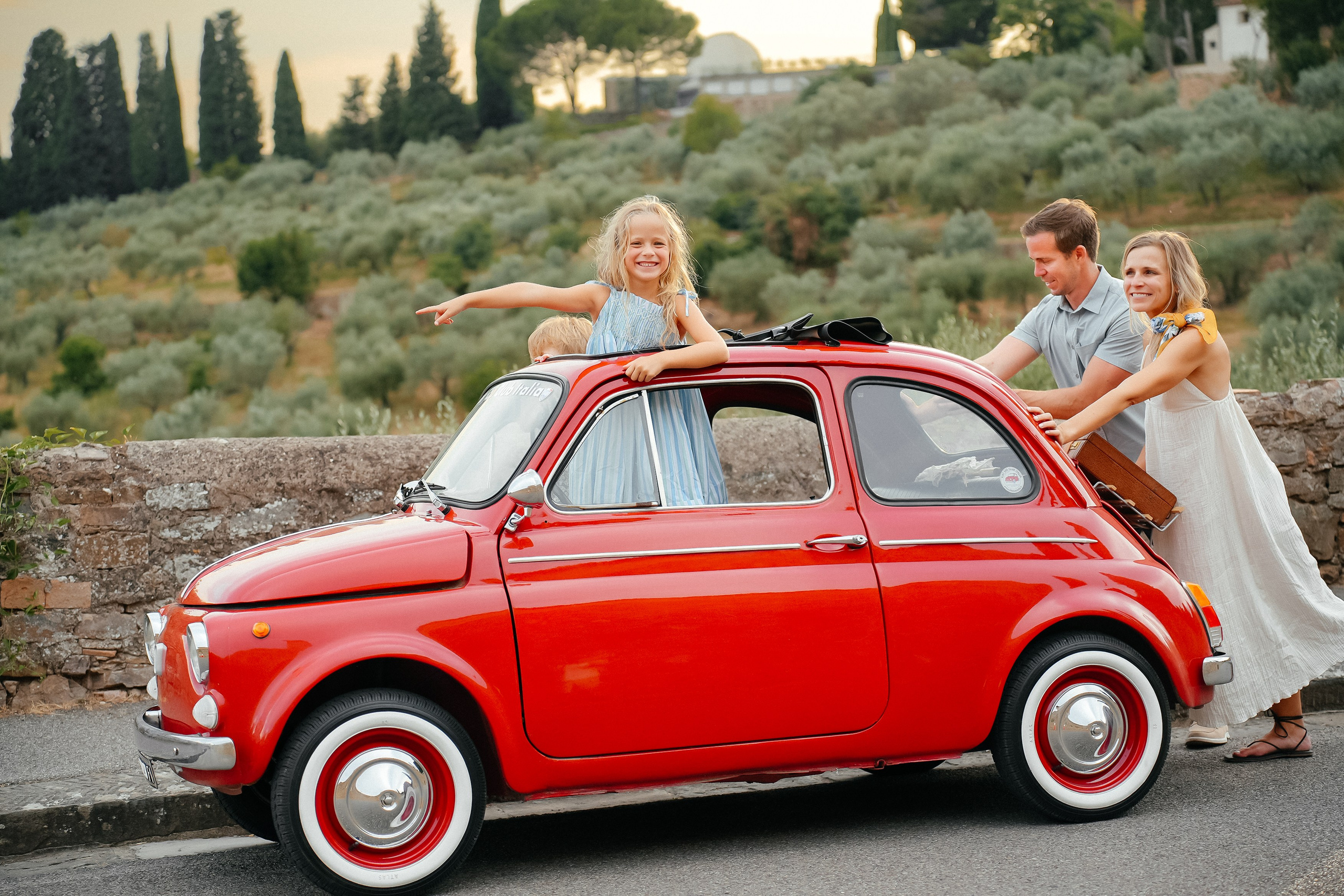 Nicole & Family. Wedding Photographer in Italy