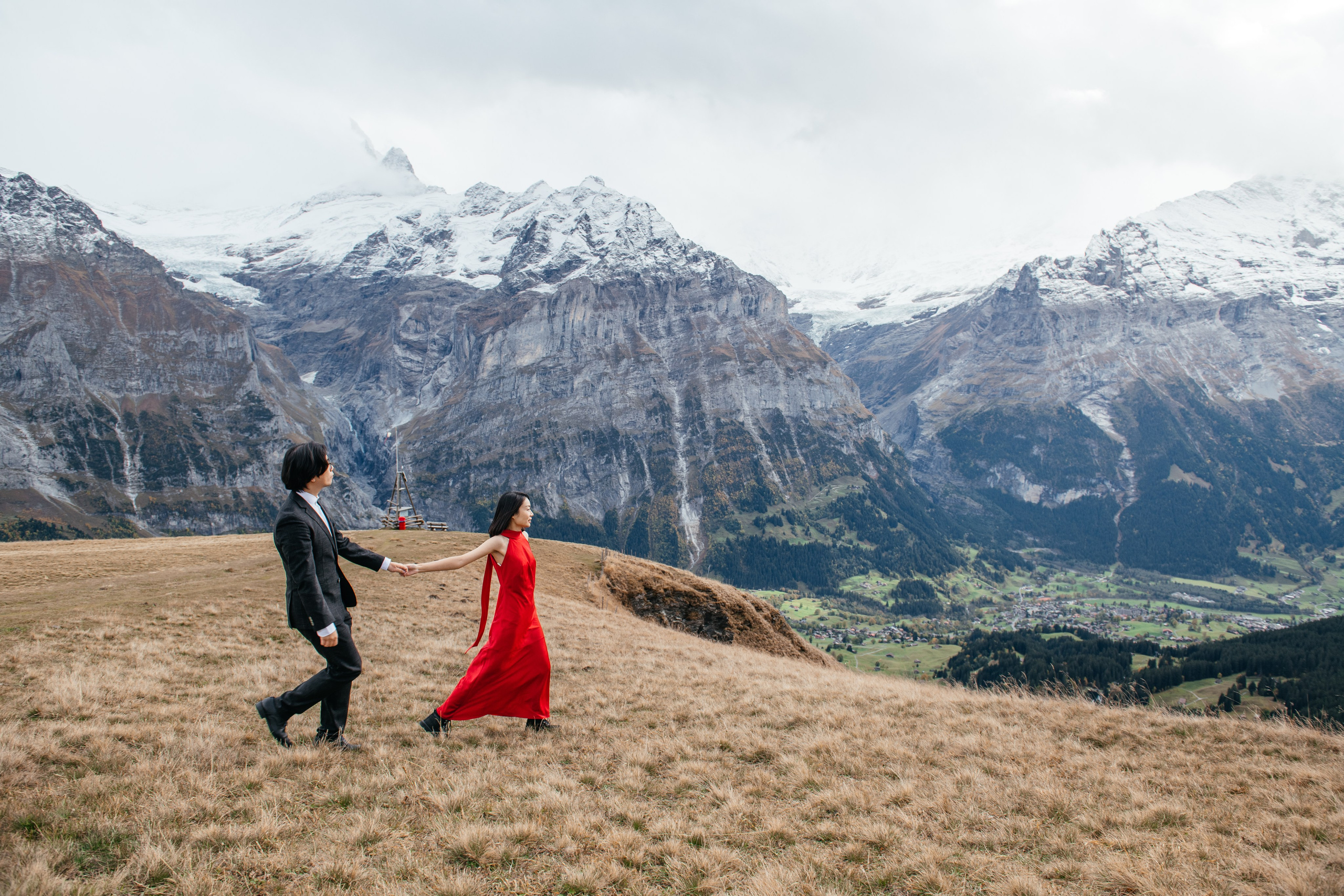 Kaiwen & Xiaoming Grindelwald, Switzerland. I am Elena Altendorfer. Wedding photographer in Zurich and Switzerland