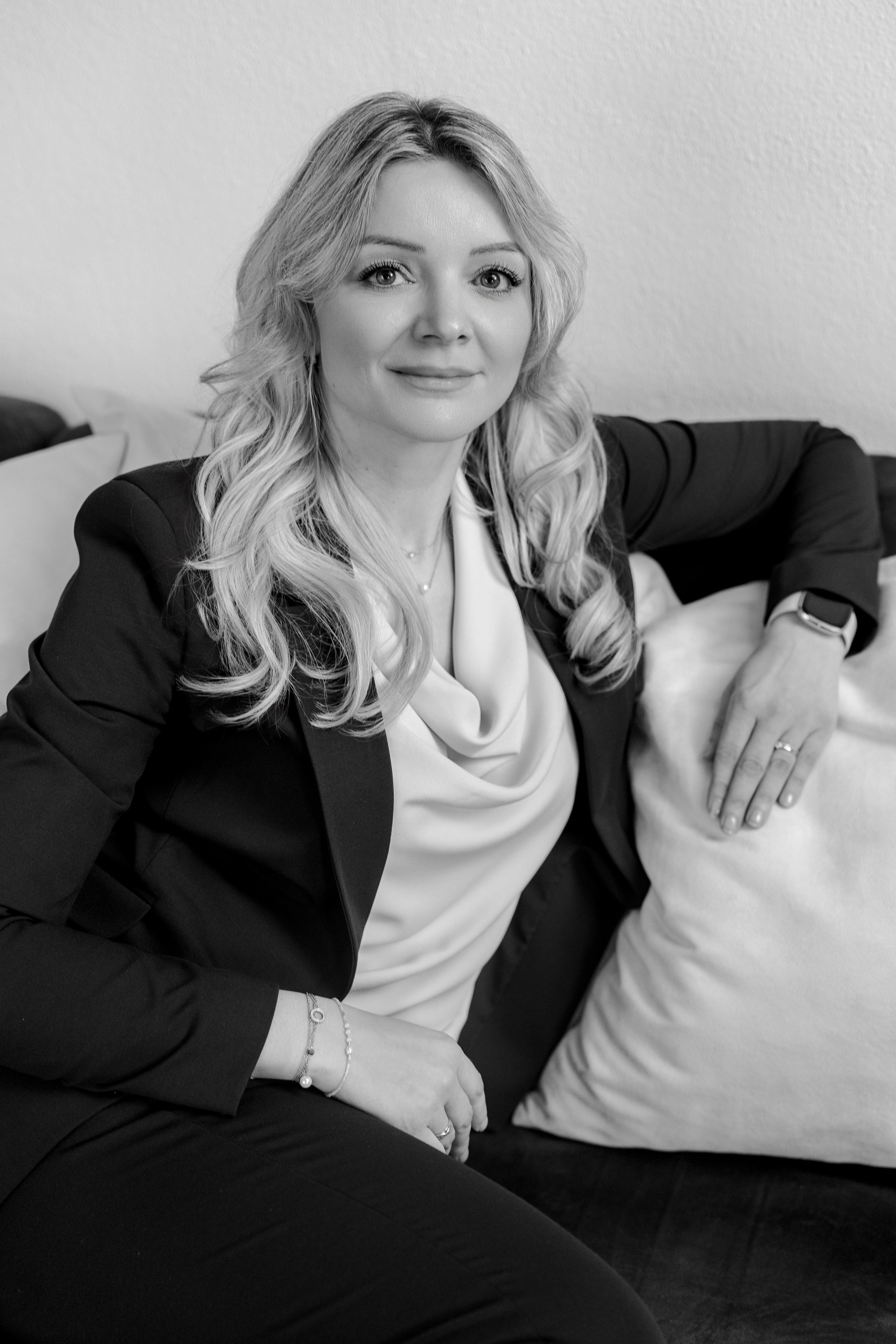 Pamela. Amazing photo session at a time convenient for you. Y