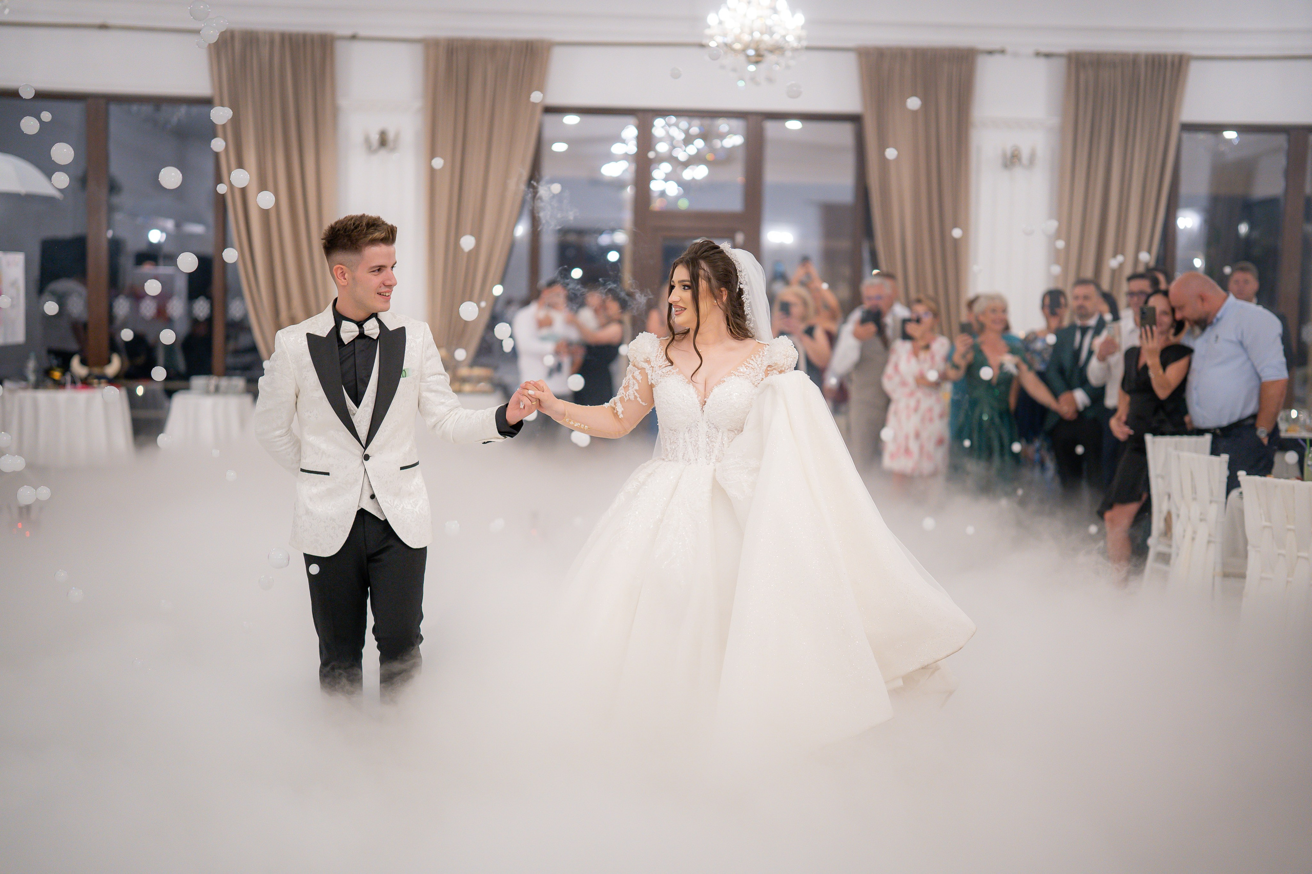 Nunta in mijloc de vara - Anne Marie & Cristian. Fotografi de nunta in Bucuresti, Iulia si Stefan Ovidiu