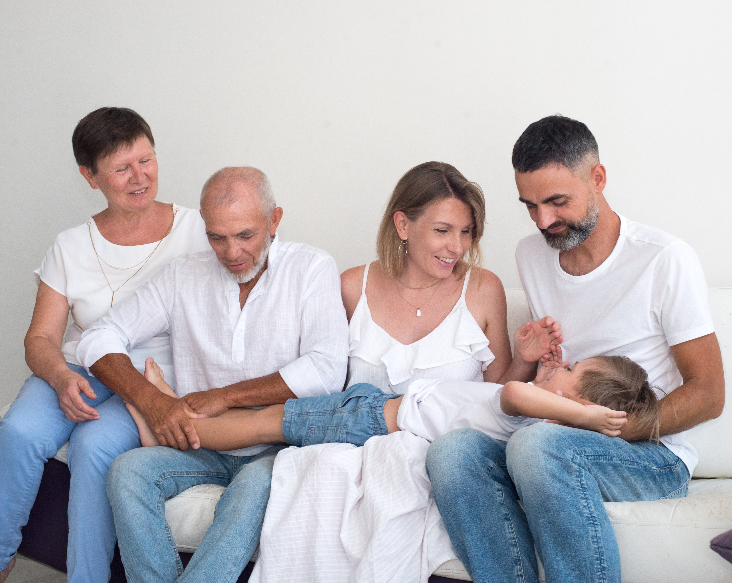 Катя, Андрей Мирон и Лео. Визуальный брендинг