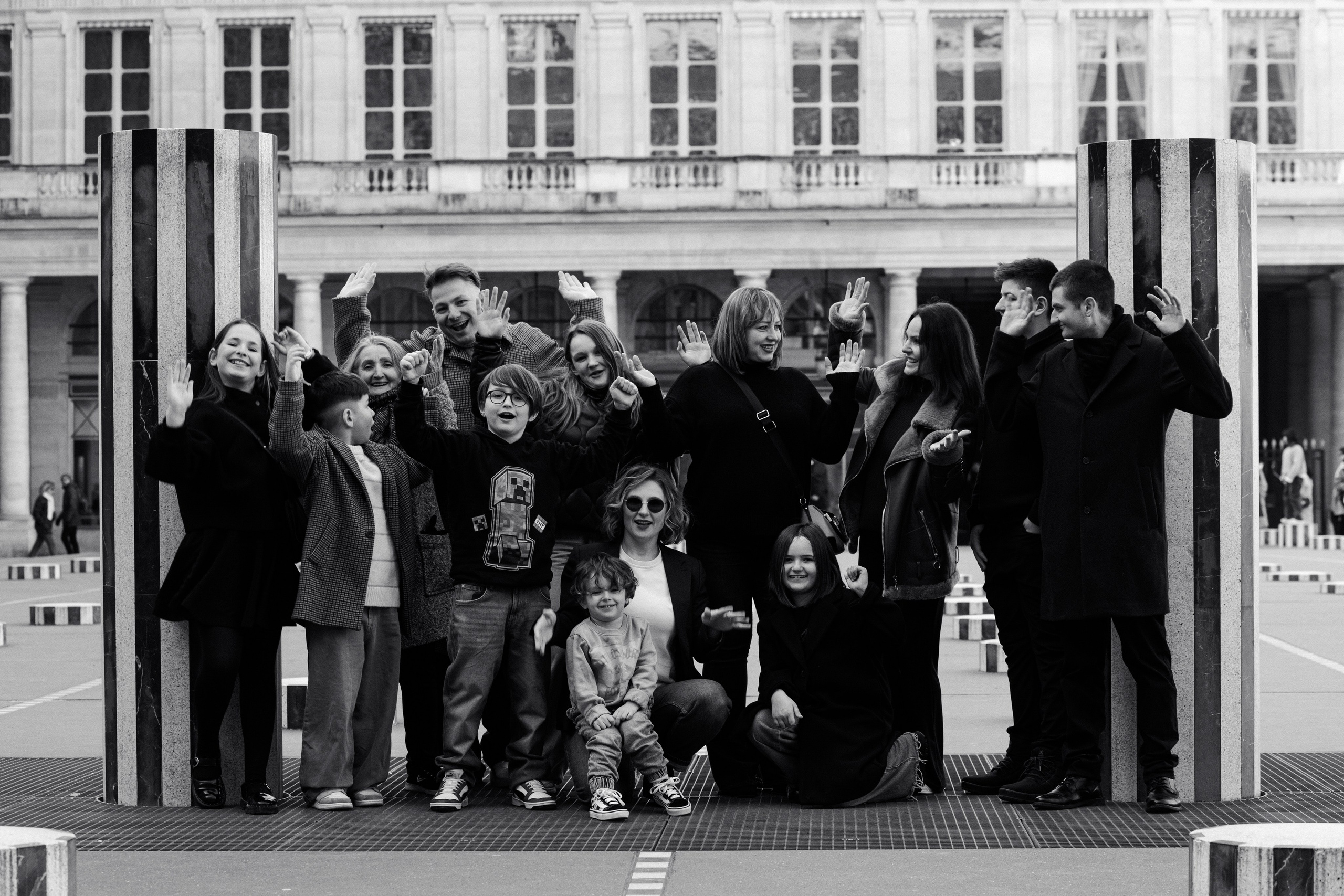 Big Family Photoshoot in Paris — Natural & Lifestyle Moments. Paris Wedding Photographer