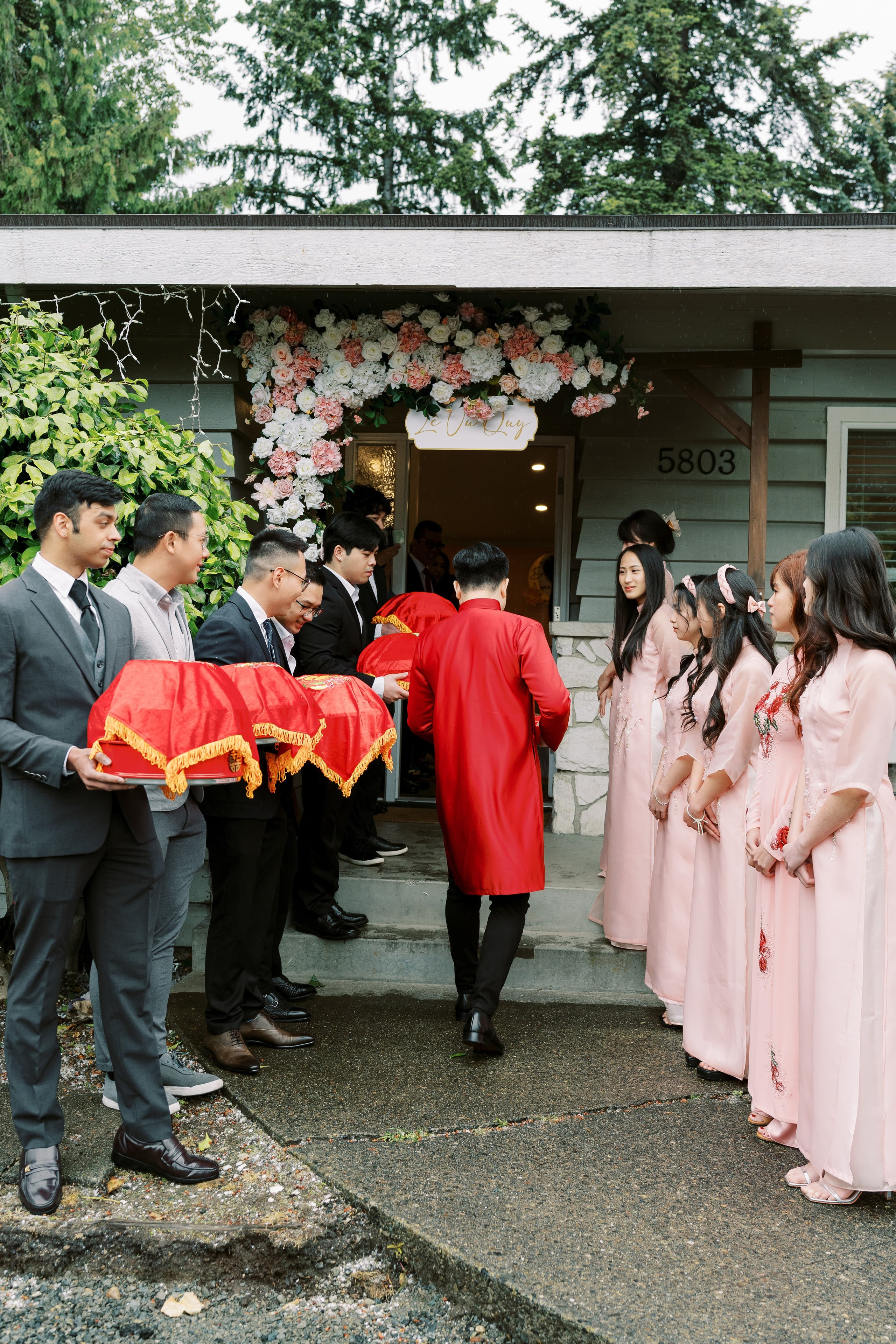 Vietnamese Tea Ceremony. Bellevue, WA. July 2024. EVAN ARISTOV WEDDING PHOTOGRAPHY — Seattle Wedding Photographer