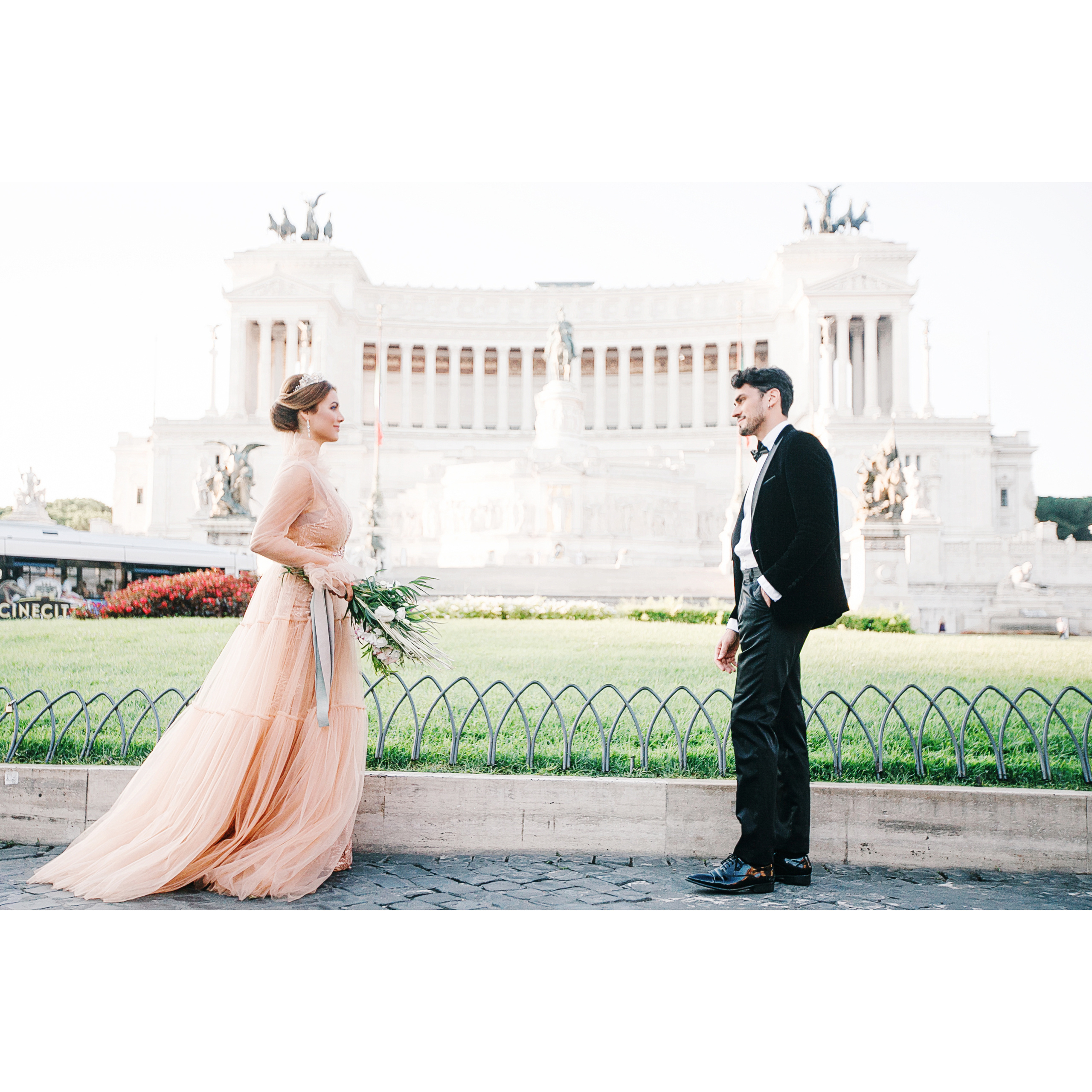 Rome Piazza Venezia & Coliseum Love Story. Iurkovski PHOTOGRAPHY in Europe. Luxury destination weddings and events