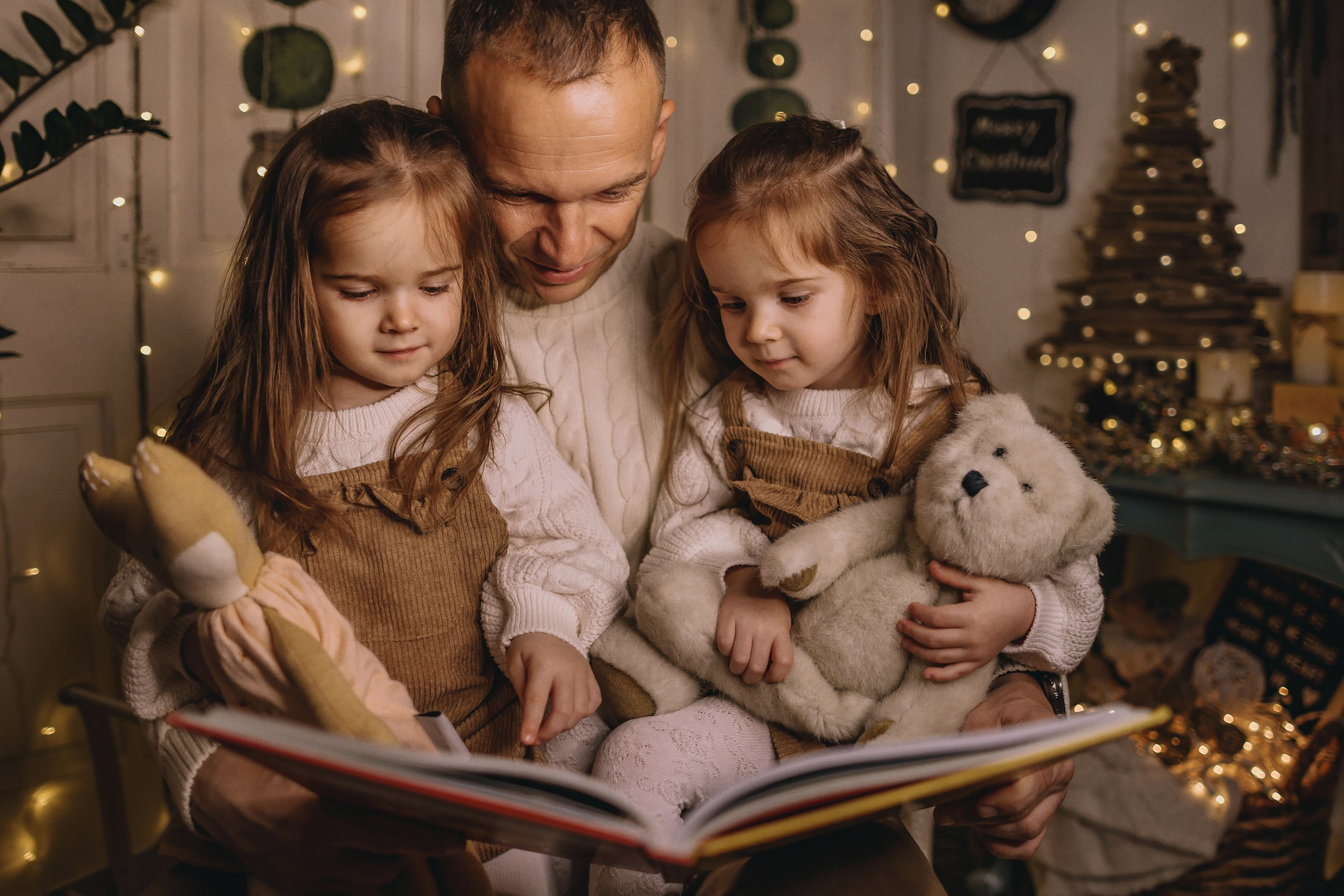 11.26.2025 Christmas Photoshoot. Wedding family event photographer in Chicago Nick Yushevich