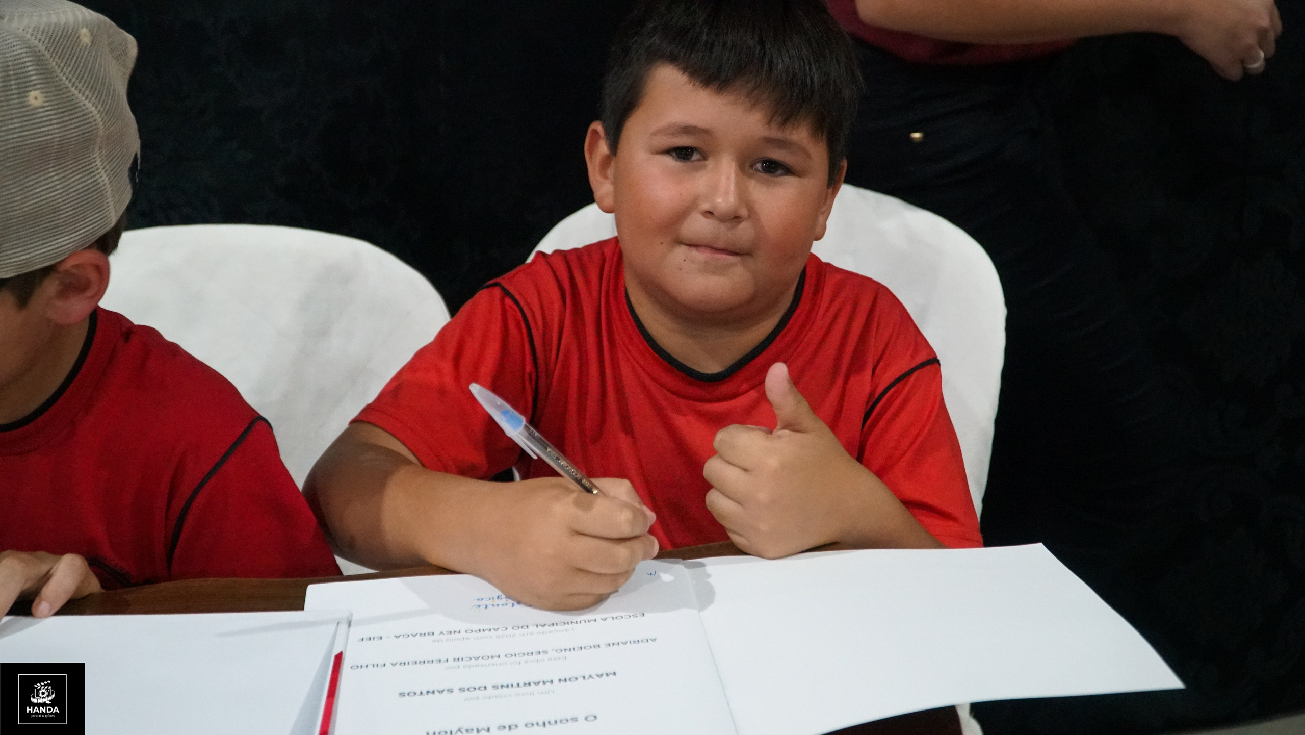Noite autógrafos colégio Aurélio Buarque de Holanda. Handa Produções