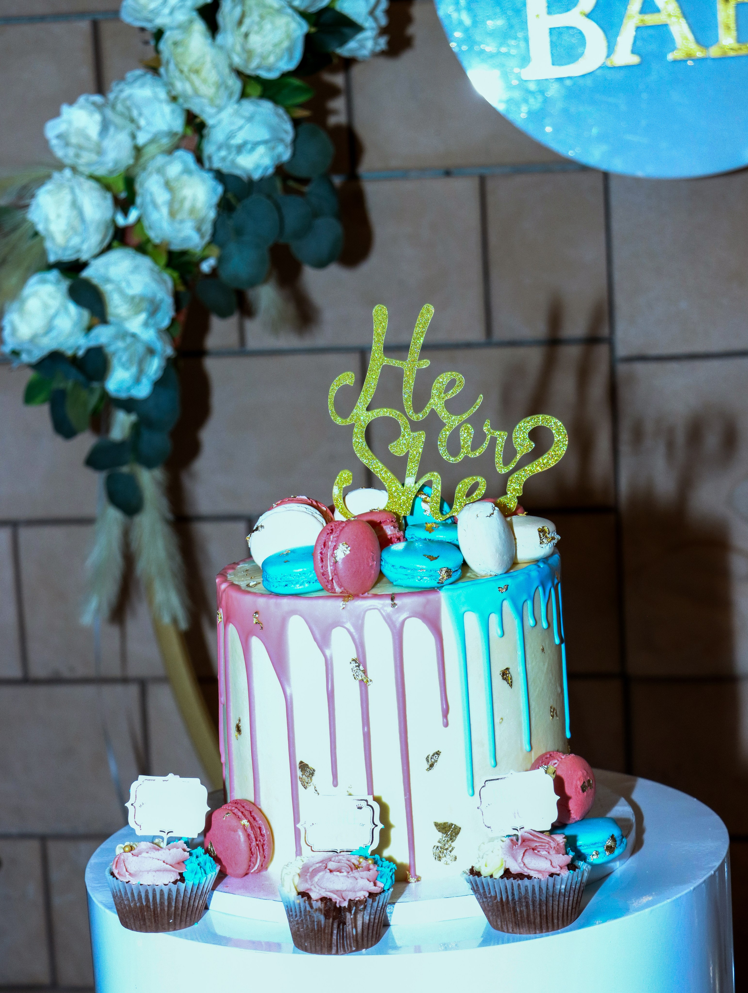 Gender Reveal. MHCreative is family-oriented photographer based in SYDNEY