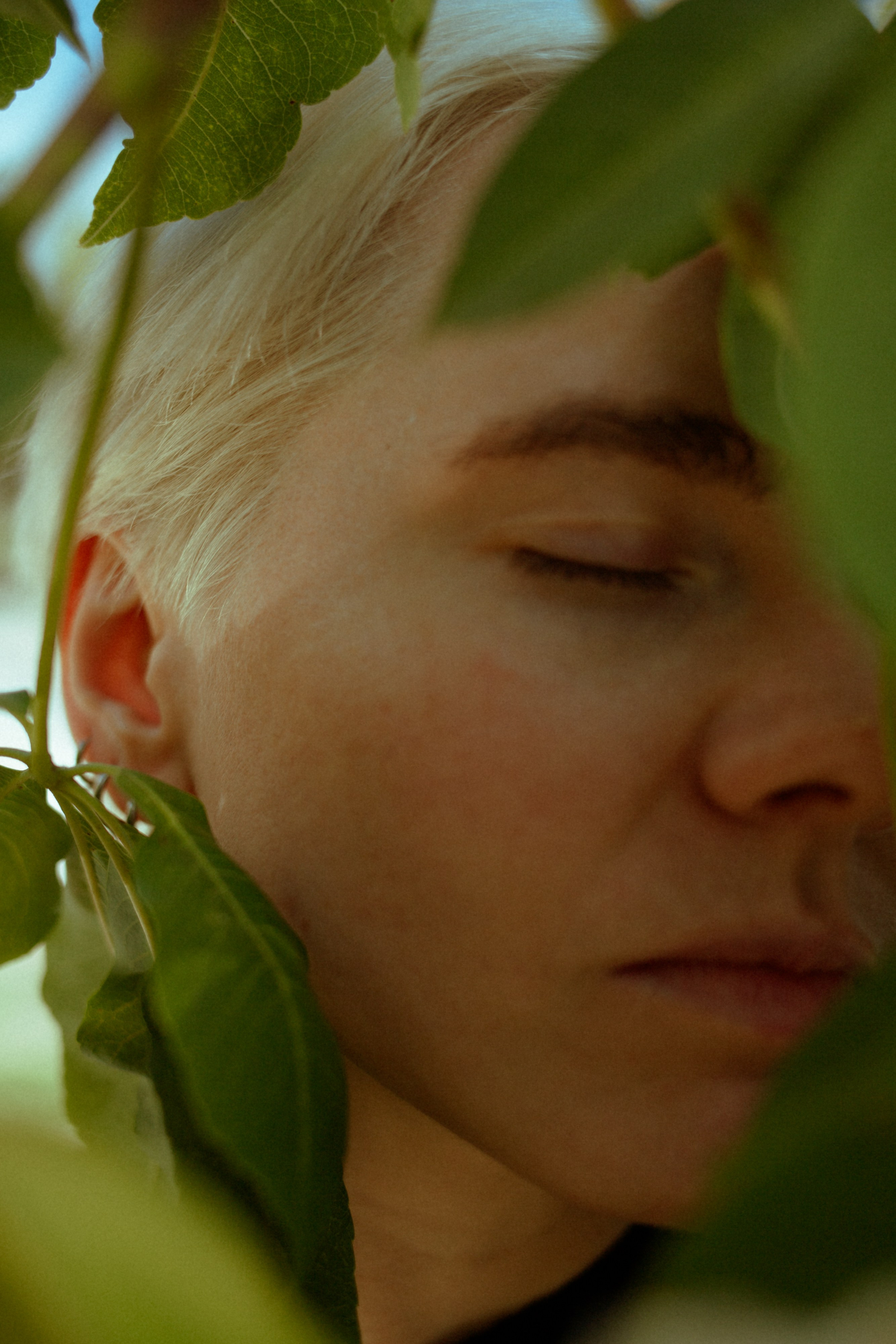 An artistic girl in nature. Marina Kálcheva — Photographer, Videographer & Visual Artist in Barcelona