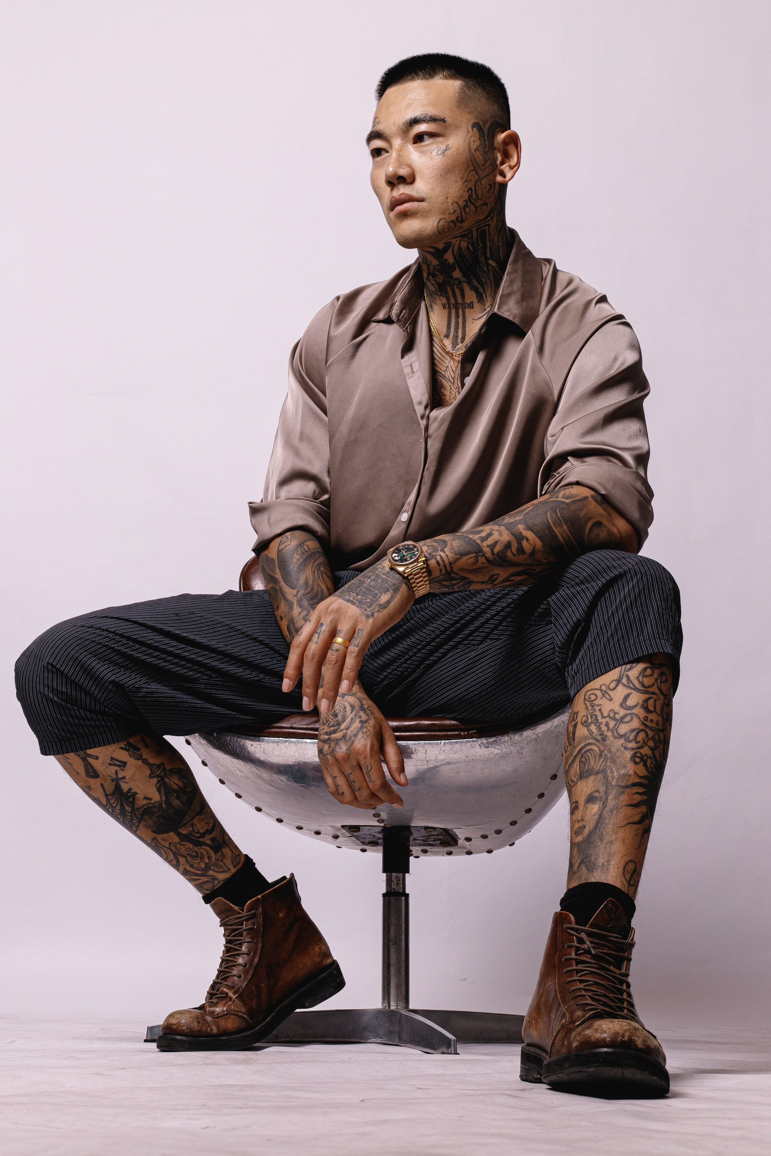 Eee. Editorial Portrait Photographer in Brighton specialising in Men, Artists and Performers | Violeta Orlauskaite