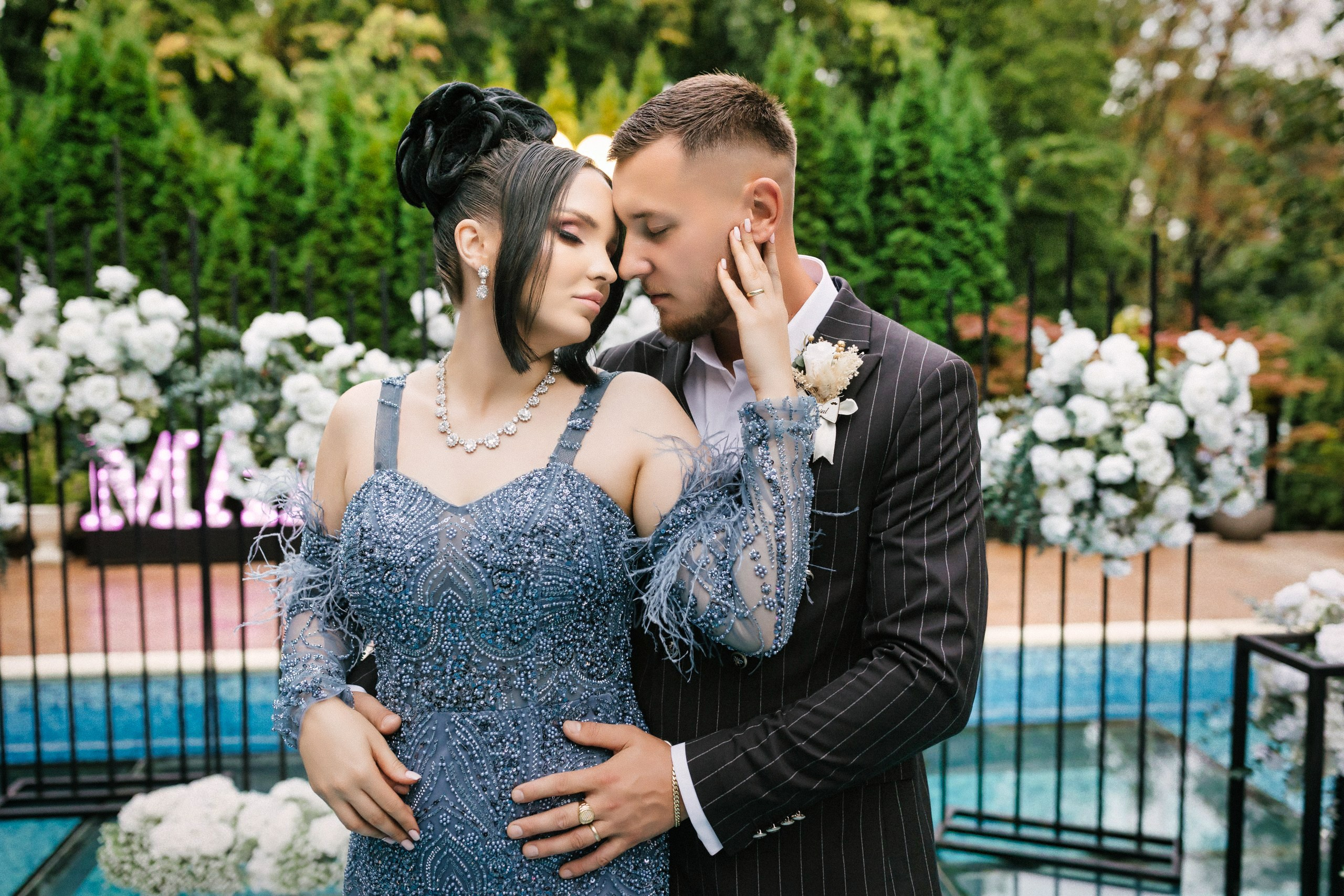 1. Mireasa Adriana în timpul pregătirilor de nuntă în Tudora Botoșani2. Costumul mirelui Ionuț fotografiat artistic în ziua nunții3. Prietenii mirelui la tradițiile de nuntă în Tudora4. Bărbieritul mirelui în cadrul obiceiurilor tradiționale de nuntă5. Fotografii de familie la biserică în ziua nunții6. Portret de familie cu mirii și copilul lor la nunta din Botoșani7. Primul dans al mirilor la Mariage Dor Baisa Botoșani8. Decor elegant de nuntă la Mariage Dor Baisa9. Emoții și tradiții la nunta din Tudora județul Botoșani10. Fotograf profesionist de nuntă în Botoșani surprinzând momente autentice - otograf-nunta-botosanifotograf-evenimente-botosanifotograf-profesionist-botosanifotograf-nunta-tudoranunta-tudora-botosanisedinta-foto-nunta-botosanipoze-nunta-botosanifotografii-nunta-tudorafotograf-cununie-religioasa-botosanibiserica-sfintii-imparati-constantin-si-elena-tudoramariage-dor-baisa-botosanirestaurant-nunta-botosanidansul-mirilor-mariage-dorpregatiri-mire-botosanipregatiri-mireasa-botosanitraditii-nunta-moldovaobiceiuri-nunta-tudorafotograf-familie-nunta-botosaniportret-miri-botosanigalerie-foto-nunta-botosanialbum-foto-nunta-botosaninunta-eleganta-botosaninunta-cu-traditii-botosanifotograf-premium-nunta-botosaniservicii-foto-video-botosanipoveste-de-nunta-botosanifotograf-documentar-nuntafotograf-natural-emotionalmiri-ionut-si-adriananunta-autentica-tudora -otograf-nunta-botosanifotograf-nunta-tudoranunta-tudora-botosanifotograf-evenimente-botosanifotograf-profesionist-botosaniservicii-foto-video-botosanigalerie-foto-nunta-botosanialbum-foto-nunta-botosani - nunta-autentica-botosaninunta-cu-traditii-botosanipoveste-de-nunta-botosanifotografii-emotionante-nuntamomente-autentice-nuntafotografie-documentara-nuntafotograf-natural-nunta- pregatiri-miri-tudorabiserica-tudora-botosanicununie-religioasa-tudoramariage-dor-baisa-botosanipetrecere-nunta-botosanivalsul-mirilor-botosani - alino-foto-studio-botosaniionut-si-adriana-nunta-tudorafotograf-alin-chirila-botosani