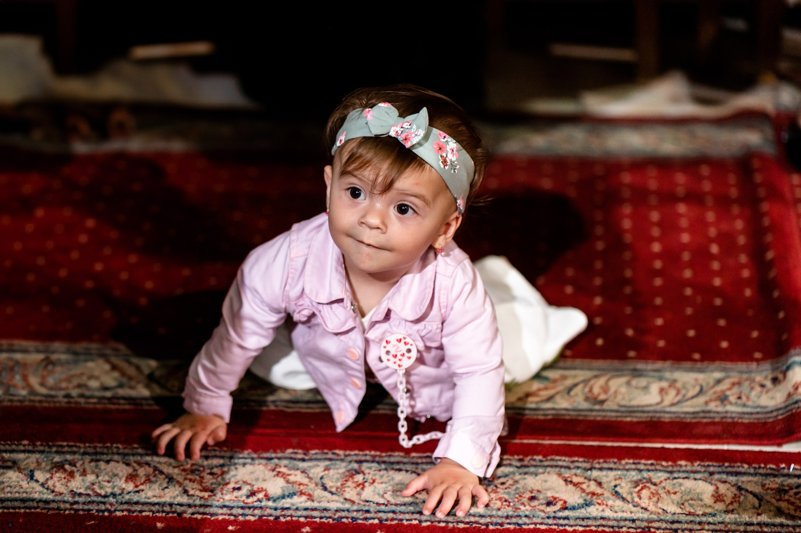 “Bebeluș botezat în biserică, ținut în brațe de nași”	•	“Detaliu cu lumânarea de botez decorată cu flori albe”	•	“Părinți emoționați alături de copilul lor la ceremonia de botez”	•	“Masa festivă de botez cu decor tematic și tort personalizat”	•	“Momentul în care preotul toarnă apă sfințită pe fruntea bebelușului”	“Bebeluș în rochie albă de botez, zâmbind în brațele mamei”	•	“Detaliu cu cruciulița de botez așezată pe o pernă de satin”	•	“Părinți și nași aprinzând lumânările în timpul ceremoniei de botez”	•	“Tort de botez decorat cu figurine tematice și numele copilului”	•	“Copil botezat dormind liniștit în pătuțul decorat festiv”	•	“Momentul în care preotul binecuvântează copilul în fața altarului”	•	“Invitați adunându-se în jurul mesei festive la petrecerea de botez”	•	“Bebeluș ținând în mână o jucărie personalizată primită la botez”	•	“Familie fericită pozând împreună după ceremonia de botez”	•	“Decor tematic cu baloane și flori la locația petrecerii de botez” fotograf Botoșani fotograf evenimente fotograf botez Alin Chirila fotograf alinofotostudio,- Preotul ținându-l pe micuțul Mathias Gabriel la botez, în biserica Înălțarea Domnului, Copălău  - Detalii de la botezul lui Mathias – lumânare, trusou și icoană  - Familia lui Mathias Gabriel alături de micuț, în ziua botezului  - Portret emoționant cu mama și bebelușul în brațe, în biserică,fotograf profesionist evenimente Botoșani, Iași, Suceava, Fălticeni, Bacău, Pașcani, Roman - AlinoFotoStudio by Alin Chirilă - servicii foto nuntă, botez, cununie, ședințe foto creative, albume personalizate, fotografii emoționante și calitative pentru cele mai importante momente din viață,fotograf nuntă Botoșani Alin Chirilă,  ședință foto botez Iași - AlinoFotoStudio,  servicii fotograf profesionist evenimente Suceava,  fotograf cununie civilă Fălticeni - Alin Chirilă,  album foto nuntă personalizat Bacău.“Bebeluș botezat în biserică, ținut în brațe de nași”	•	“Detaliu cu lumânarea de botez decorată cu flori albe”	•	“Părinți emoționați alături de copilul lor la ceremonia de botez”	•	“Masa festivă de botez cu decor tematic și tort personalizat”	•	“Momentul în care preotul toarnă apă sfințită pe fruntea bebelușului”	“Bebeluș în rochie albă de botez, zâmbind în brațele mamei”	•	“Detaliu cu cruciulița de botez așezată pe o pernă de satin”	•	“Părinți și nași aprinzând lumânările în timpul ceremoniei de botez”	•	“Tort de botez decorat cu figurine tematice și numele copilului”	•	“Copil botezat dormind liniștit în pătuțul decorat festiv”	•	“Momentul în care preotul binecuvântează copilul în fața altarului”	•	“Invitați adunându-se în jurul mesei festive la petrecerea de botez”	•	“Bebeluș ținând în mână o jucărie personalizată primită la botez”	•	“Familie fericită pozând împreună după ceremonia de botez”	•	“Decor tematic cu baloane și flori la locația petrecerii de botez” fotograf Botoșani fotograf evenimente fotograf botez Alin Chirila fotograf alinofotostudio.fotograf botez Amelis Maria, fotografie botez Botoșani, fotograf Alin Chirilă, amintiri botez, fotografii botez, botez Amelis Maria, fotograf copii, fotografie botez în Botoșani,