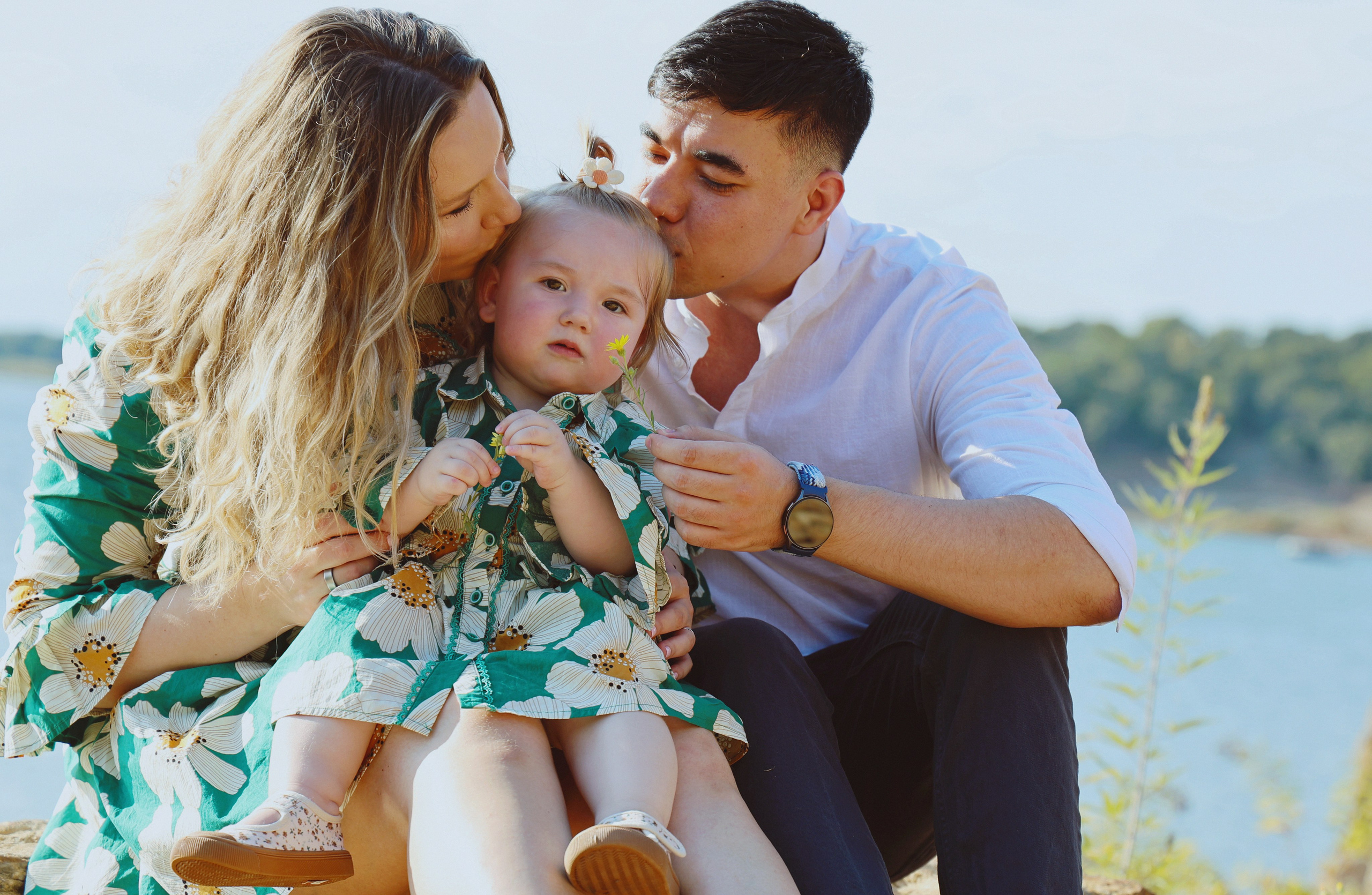 Baby Family Photoshoot – Outdoor Family Photography with Infant or Toddler. Lana Petrychenko — Portrait & Family Photographer. Valencia, Spain