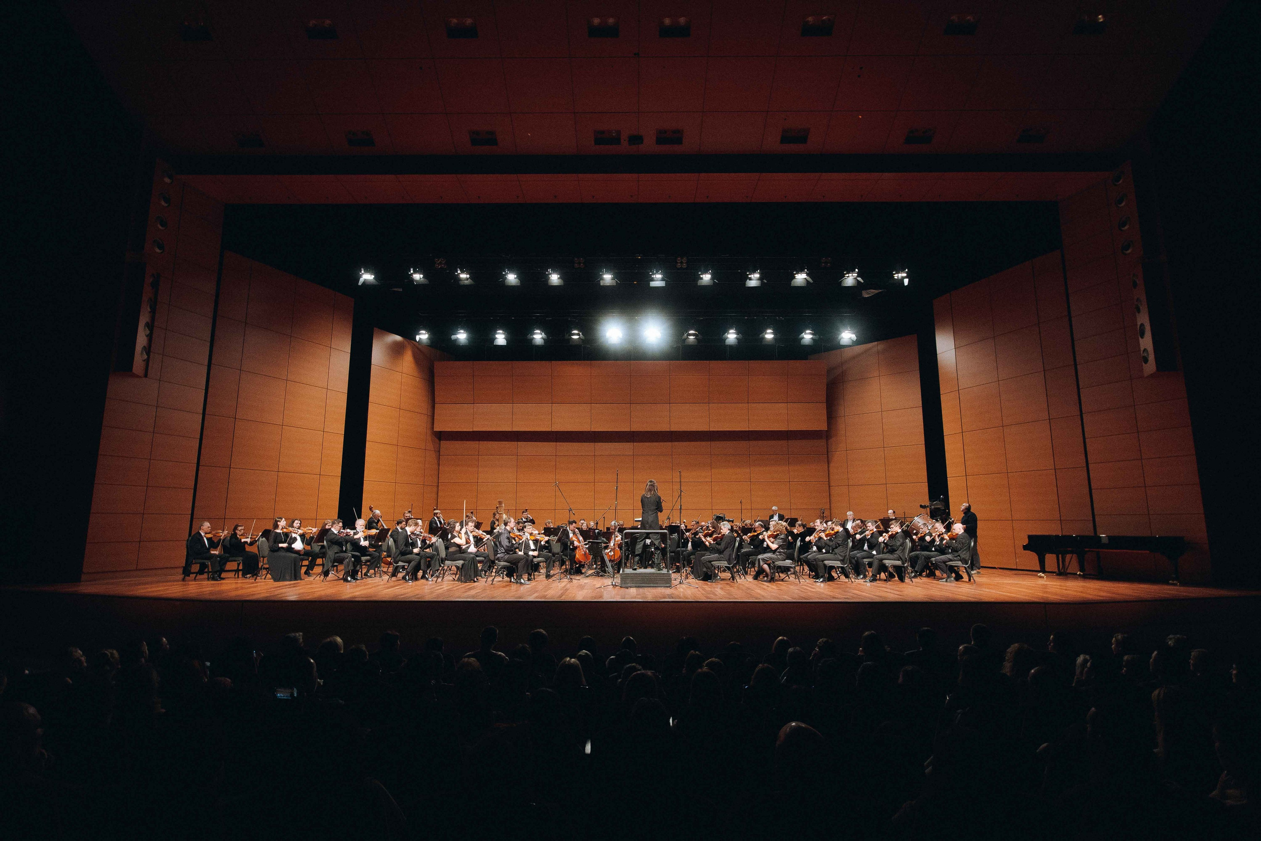 The Tchaikovsky Academic Grand Symphony Orchestra in Istanbul. Wedding&Event photographer Ismail Rzayev in Baku