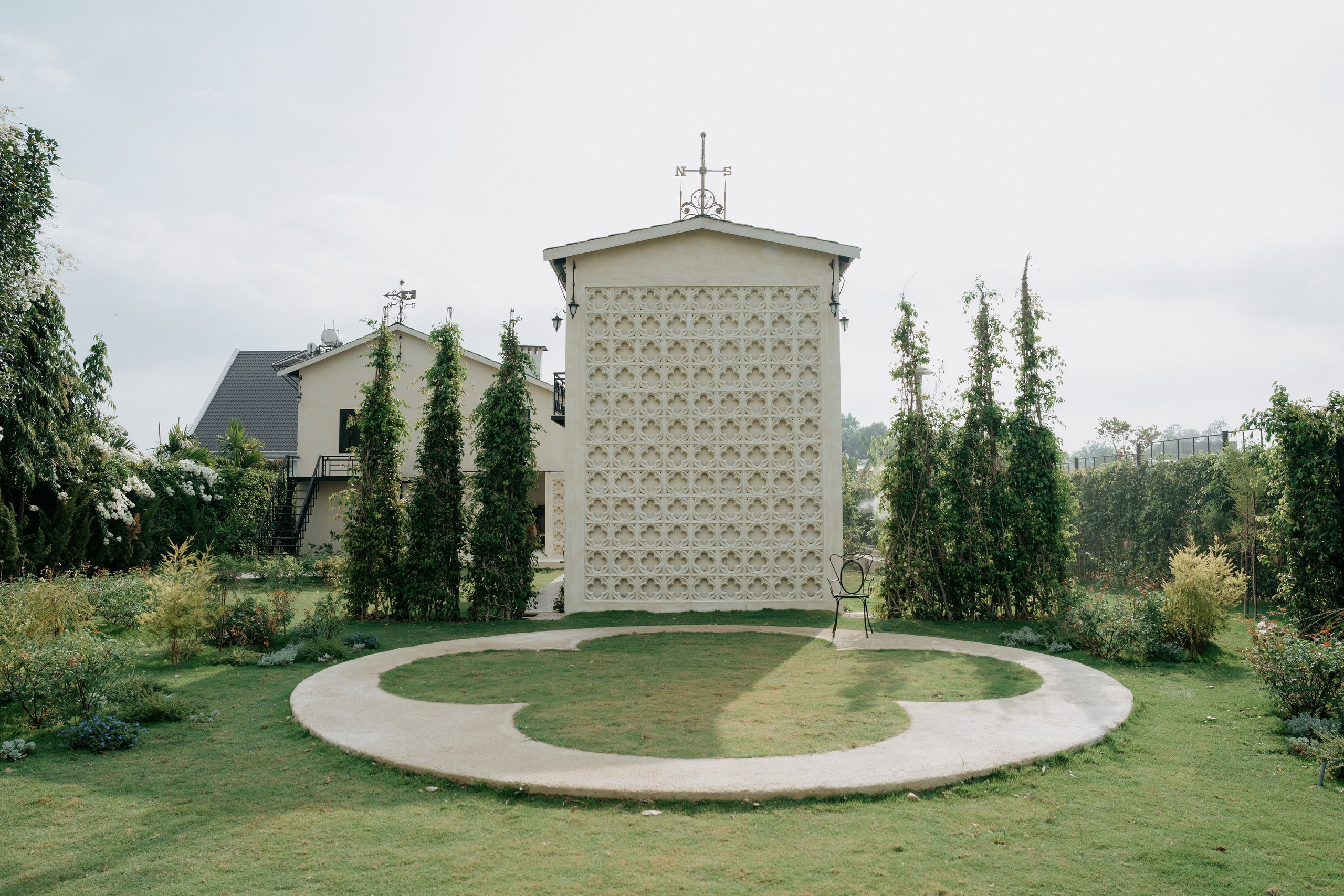 THU & NHU / An garden. Saigon Wedding Present | Art Beyond Moments