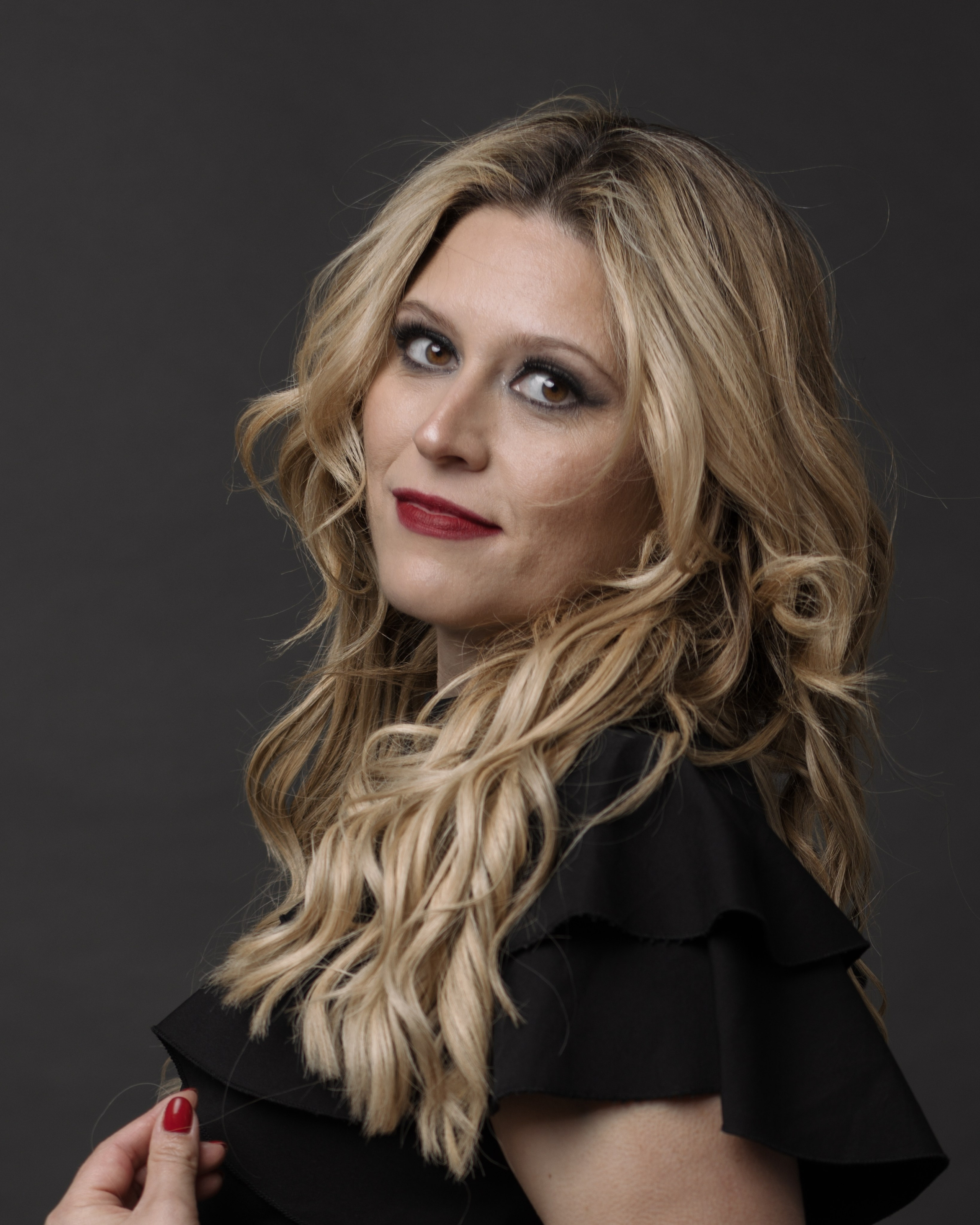 MAURA. Anastasiia Antoniuk portrait, family and couple photographer, Portugal