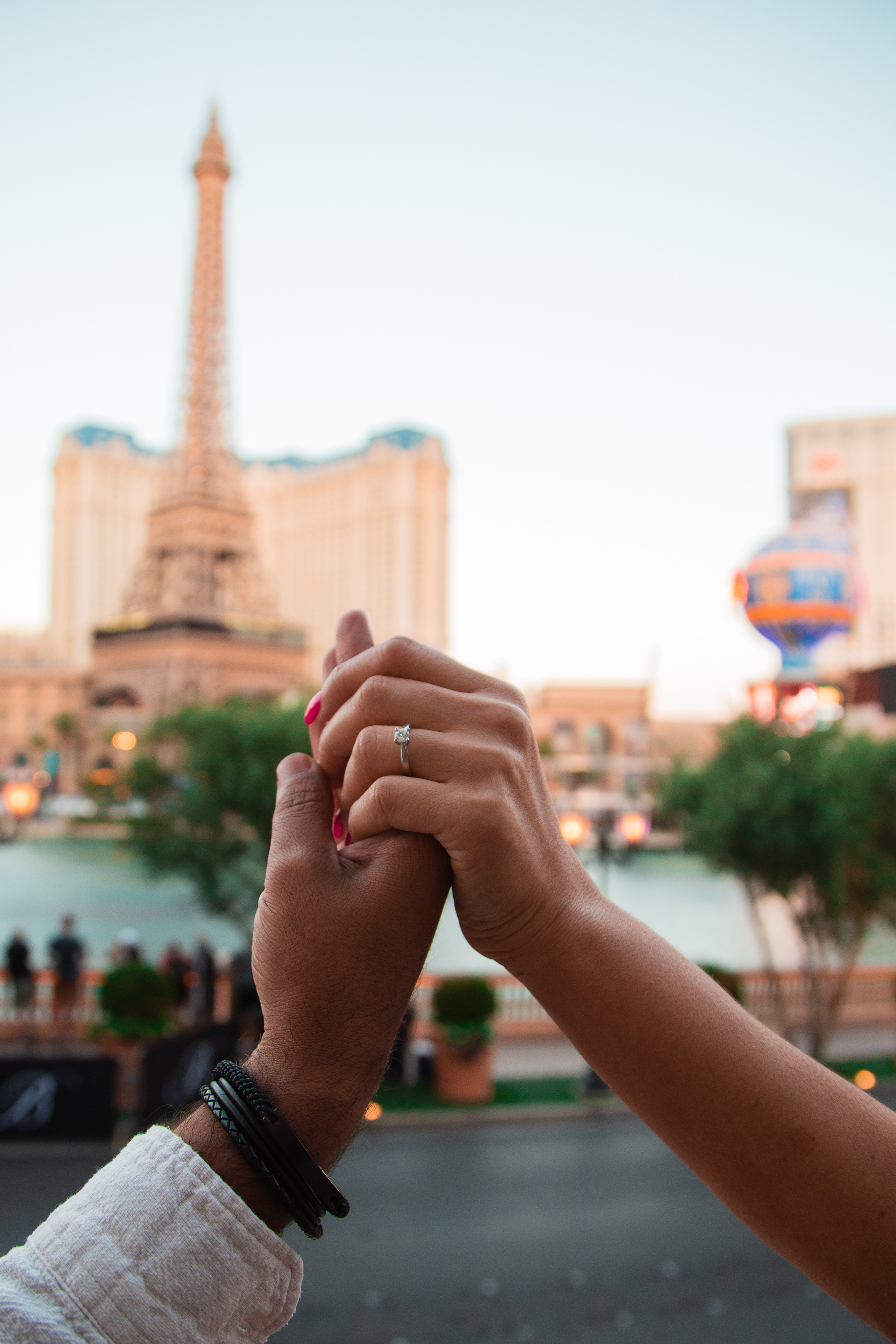 S&S. Wedding & elopement photographer Viktoriya Kravtsov. Las Vegas