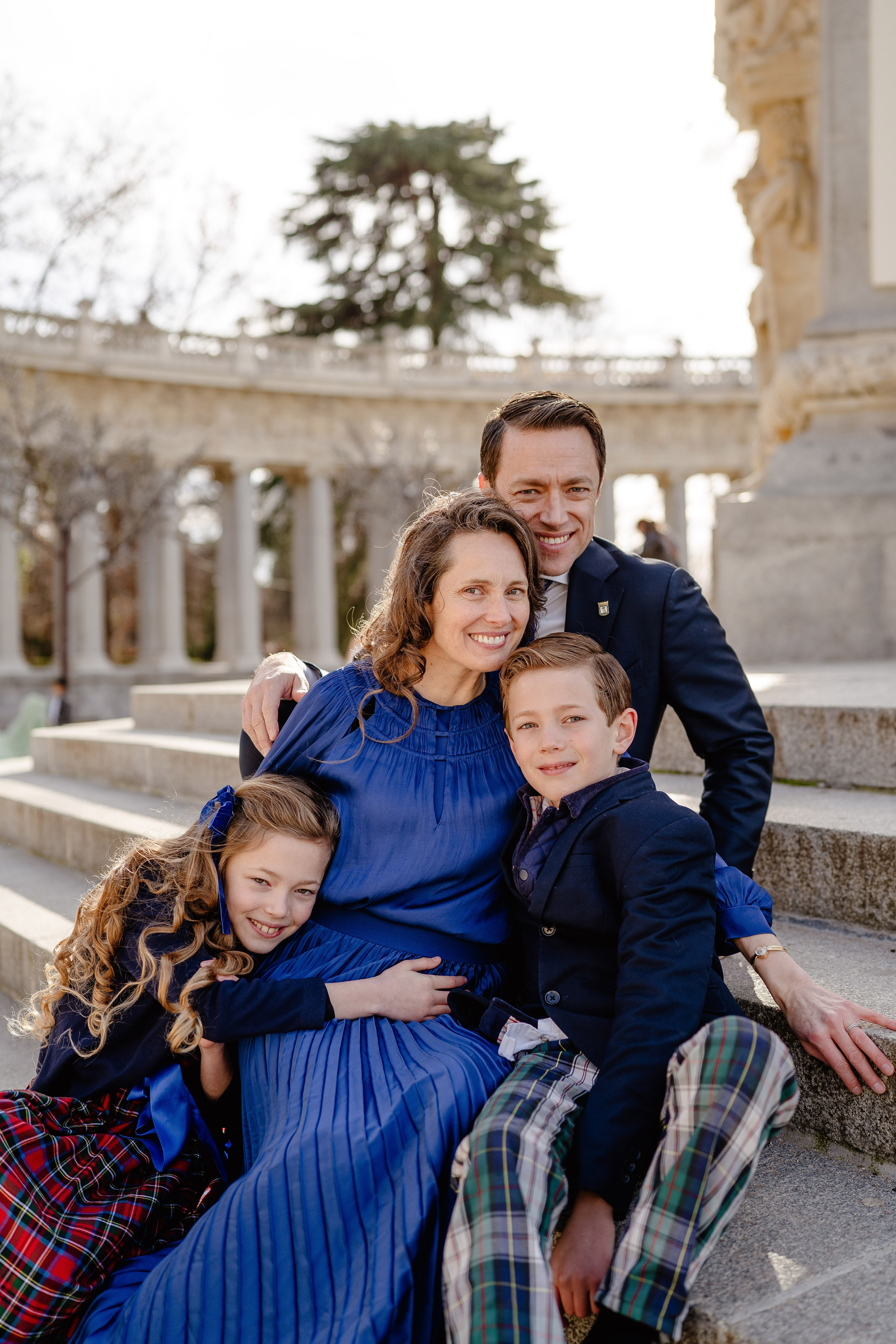 Family photoshoot in Retiro Park. Madrid Photographer for Proposals, Engagements & Families | Anya Petrova
