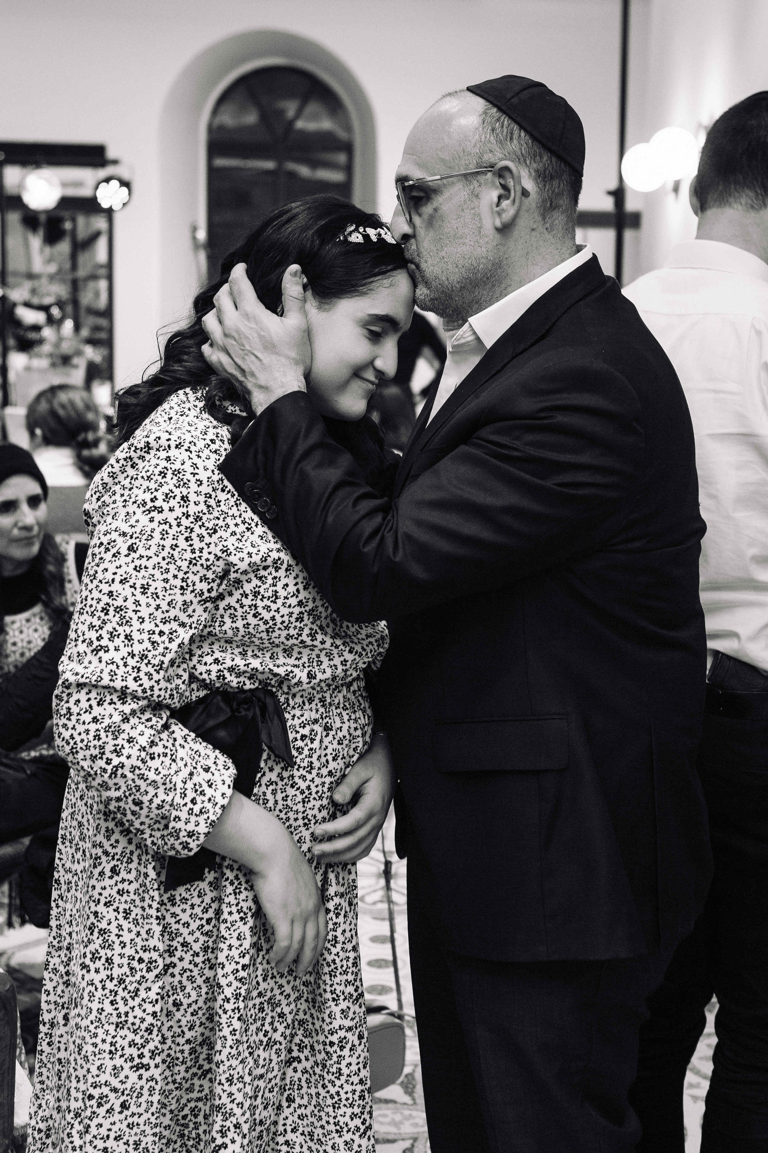 PARTY IN A RESTAURANT WITH THE WHOLE FAMILY. Https://shi-photo.com/