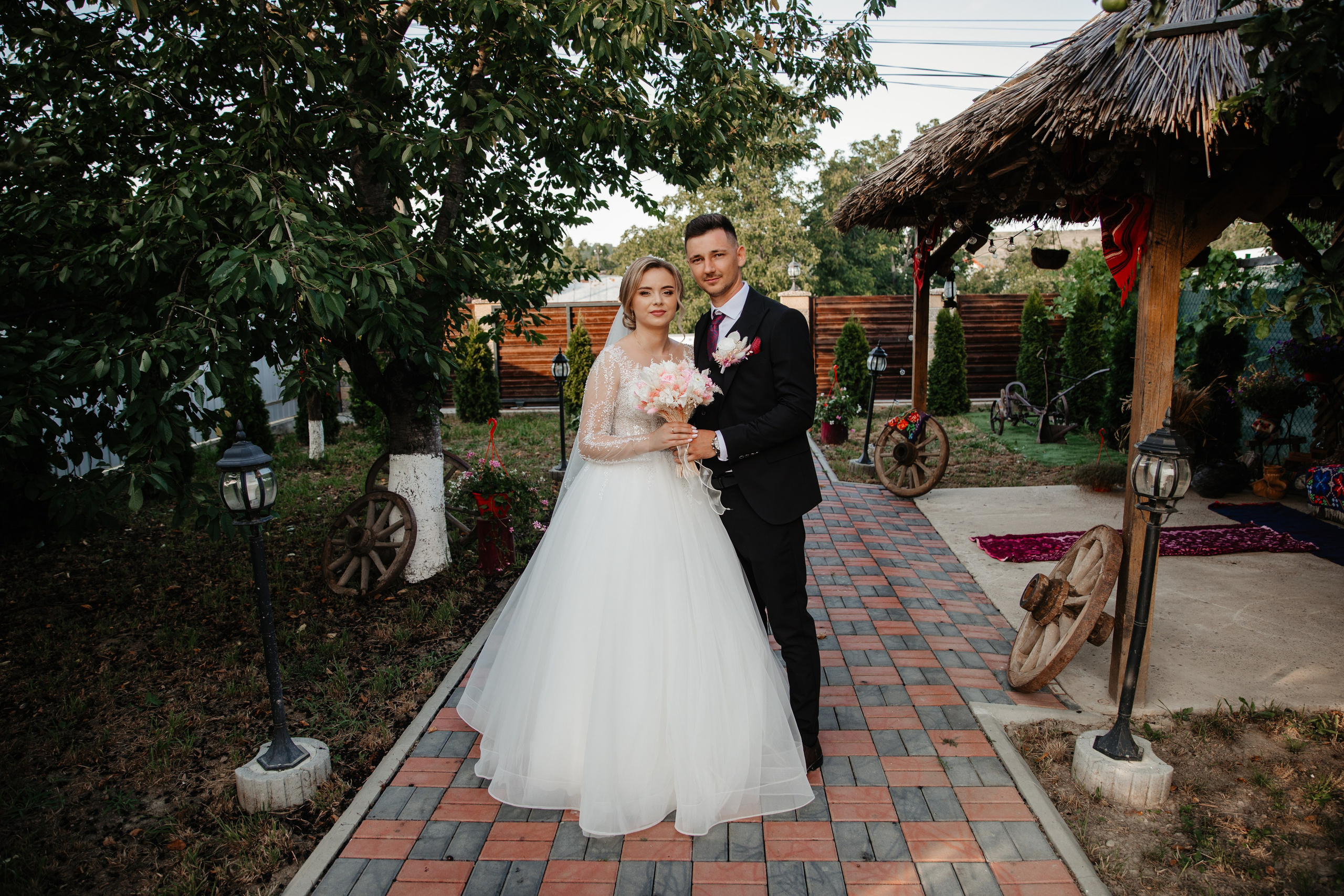 servicii foto. servicii foto Botoșani. servicii foto video Botoșani. fotograf nunta. fotograf evenimente. fotograf nunta Botoșani. Alin chirila. Alin chirila fotograf. Alinofotostudio.- Mire și mireasă – Marius și Nina – ziua nunții, 2024  - Emoție la cununia religioasă – Botoșani, Marius & Nina  - Dansul mirilor – Marius și Nina, nuntă de poveste  - Sedinta foto romantică în natură – Marius & Nina  - Detalii elegante de nuntă – rochia miresei, buchet, verighete