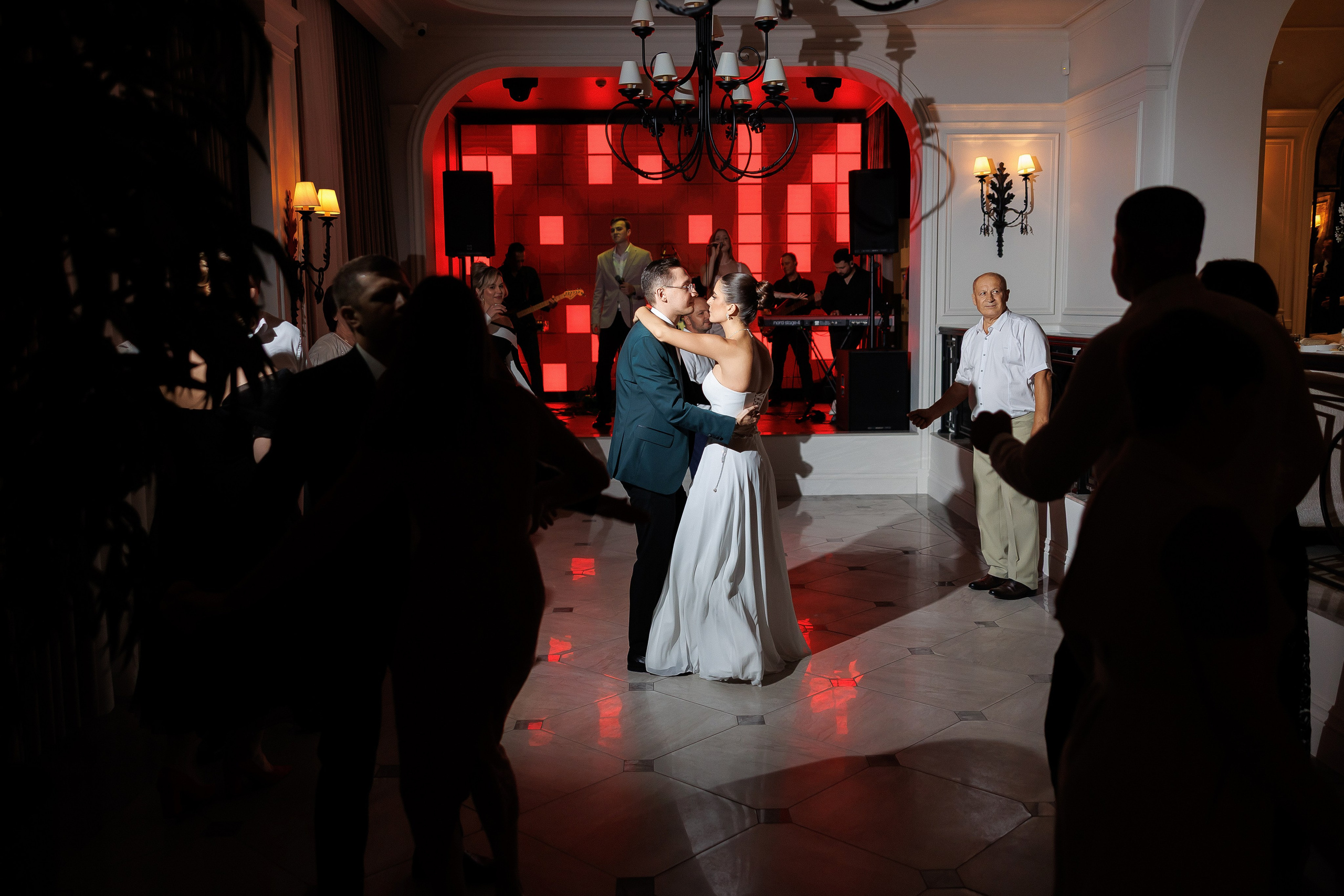 Serghei & Erica — Queen Residence. Servicii Foto și Video 067188353
