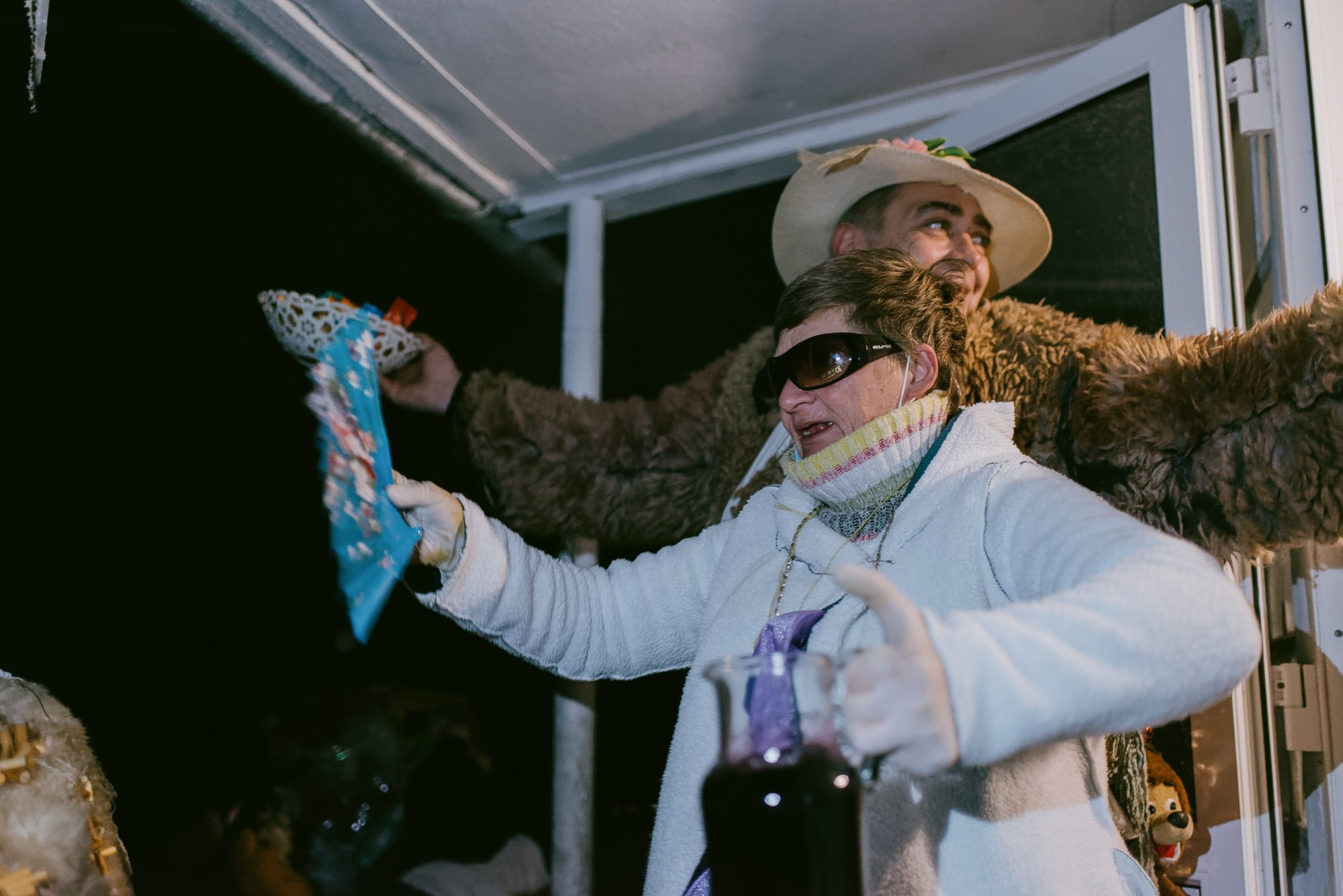 Malanca is a spectacular folk tradition, especially common in the communities of northern Moldova and Bukovina, with deep roots in New Year’s customs. It usually takes place on the night of December 31st to January 1st and marks the transition between years through a blend of folk theater, traditional costumes, music, dance, and humor.Participants – known as malancari – dress up as symbolic characters, often inspired by mythology, history, or rural life: death, the soldier, the bride, the bear, the gypsy, the devil, the old man, and many more. They go from house to house or take part in organized village parades, accompanied by drums, flutes, and distinctive sounds. The message behind it is to chase away evil and attract good fortune, fertility, and abundance in the new year.In some areas, Malanca has evolved into a true display of folk art, with groups preparing costumes, scripts, and music months in advance. It is an authentic way of preserving cultural identity and celebrating community spirit.