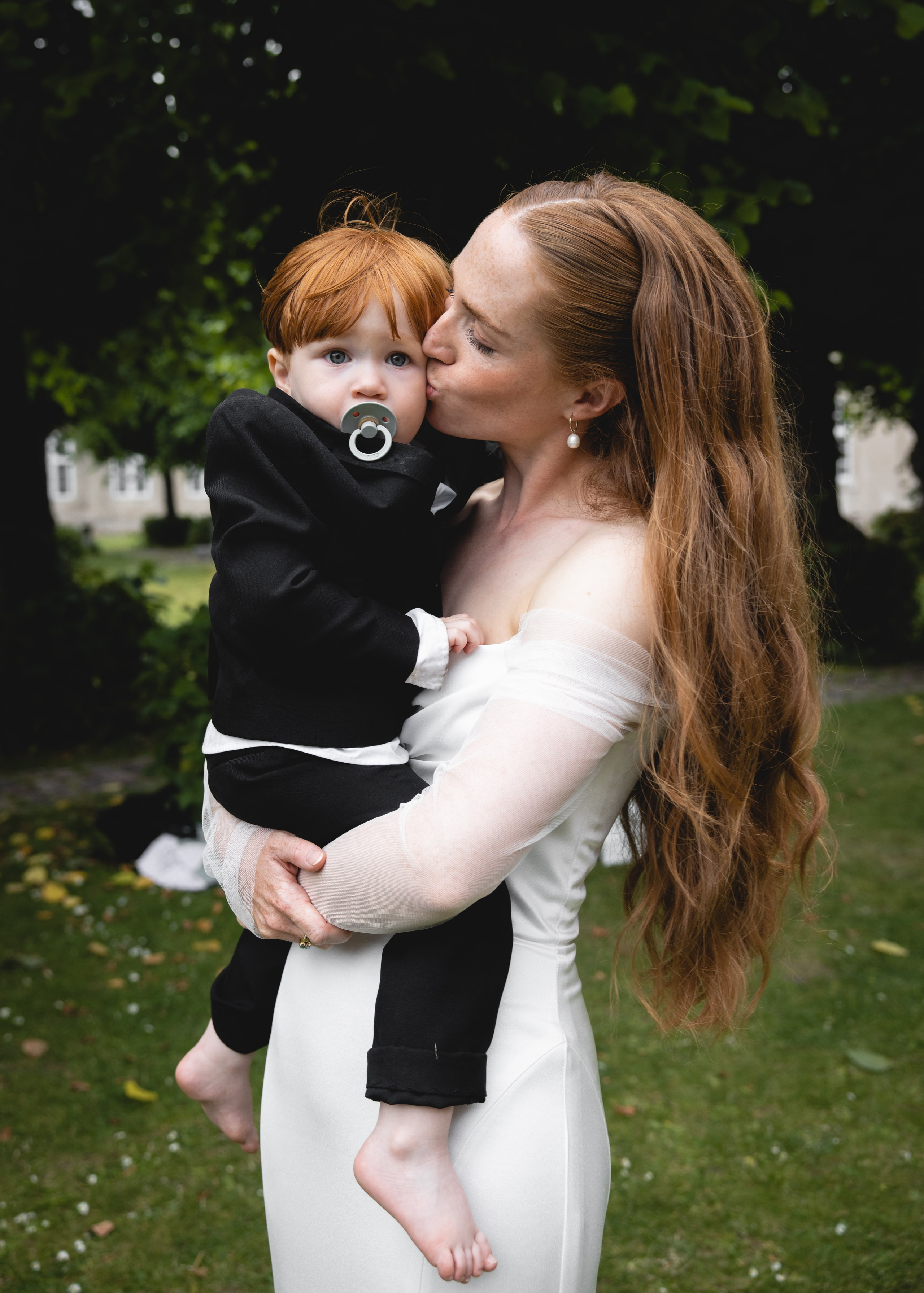 Sofia and Brandon. Professional wedding photographer in Copenhagen, Denmark — Julia Byron