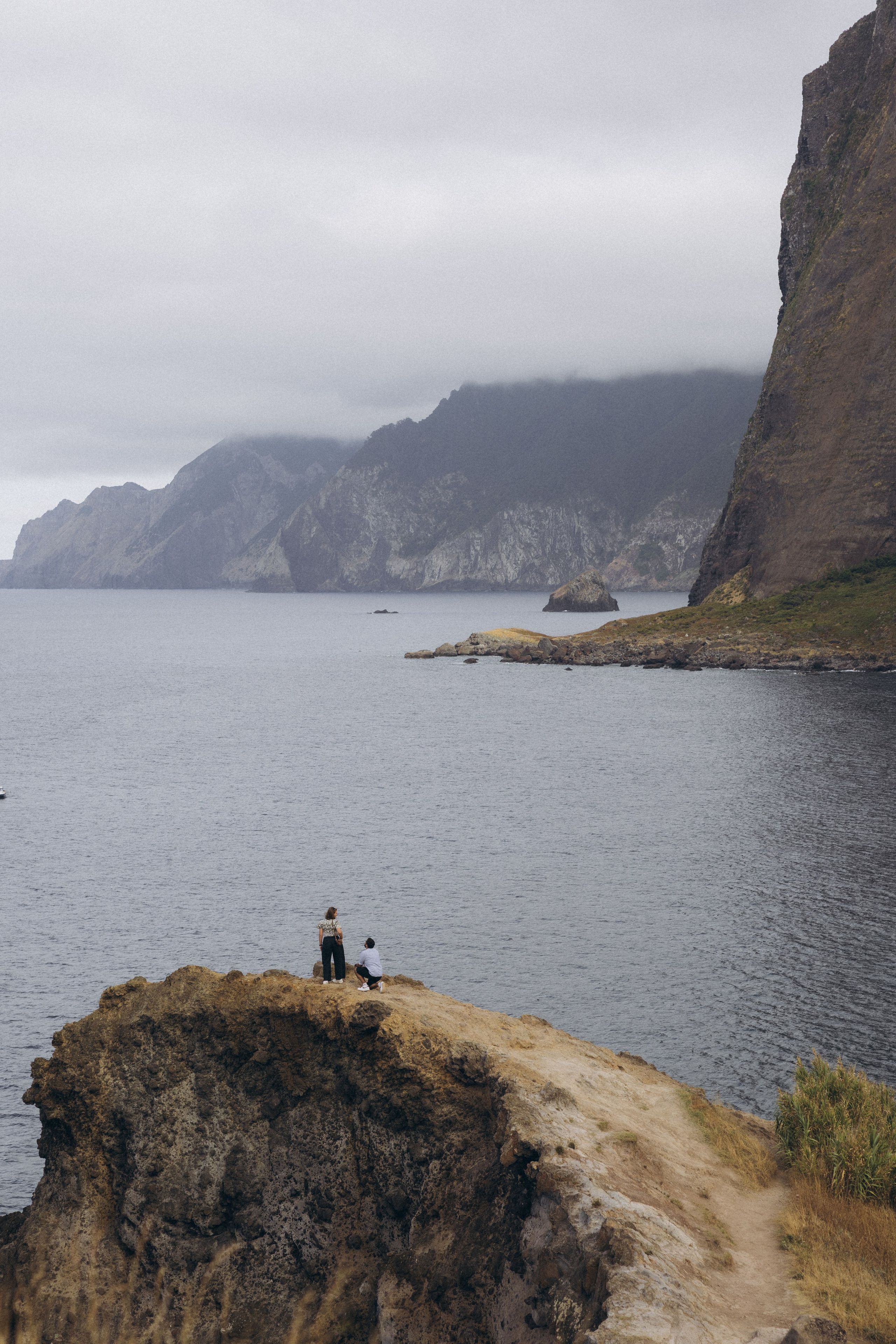 Secret Proposal at Miradouro do Guindaste at Sunset, Madeira. Fotógrafa na Madeira para casais, pedidos de casamento, elopements e casamentos íntimos | Tatiana