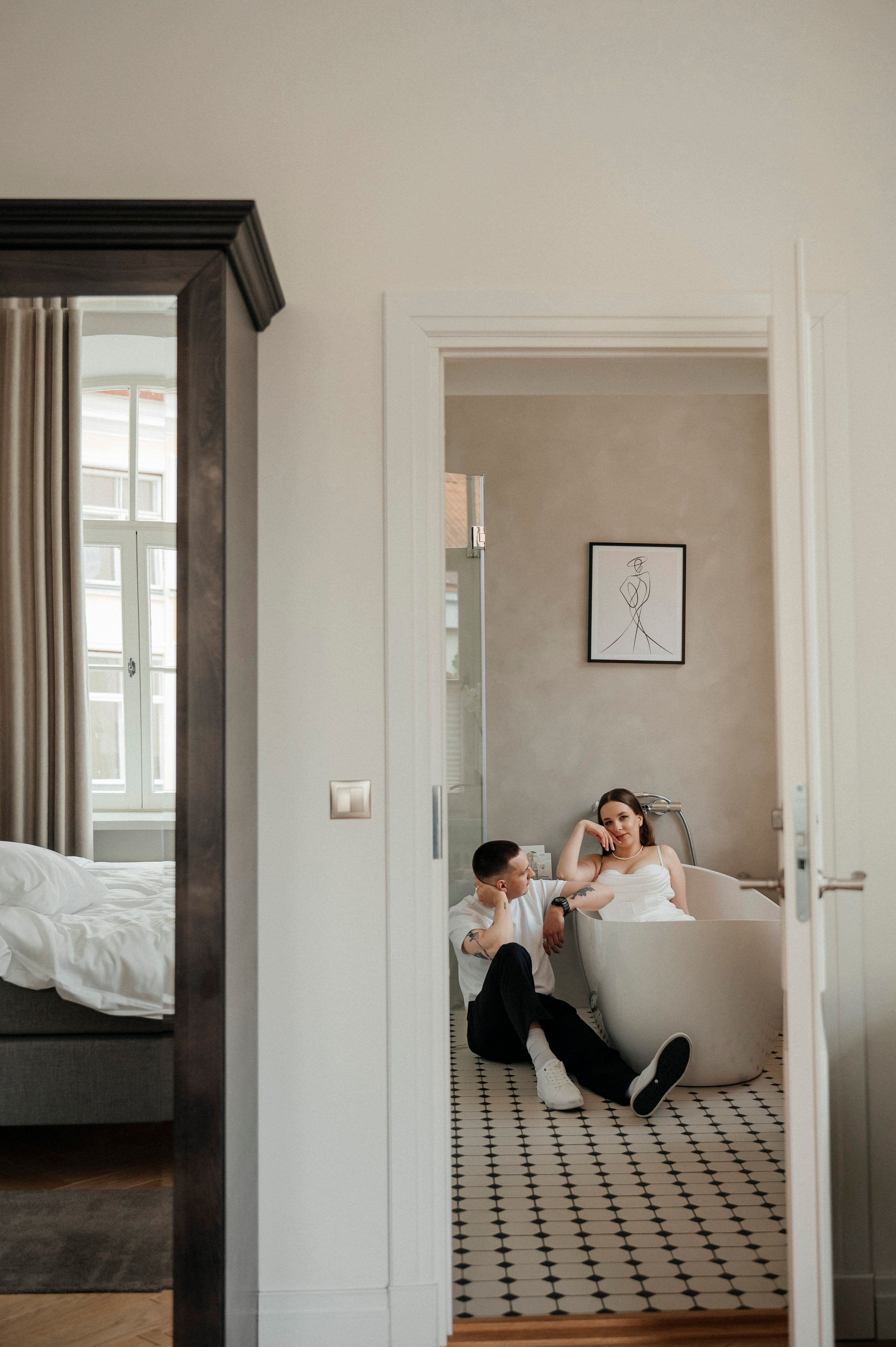 At the Old Hotel. Photographer Tallinn — Wedding | Family | Love Story