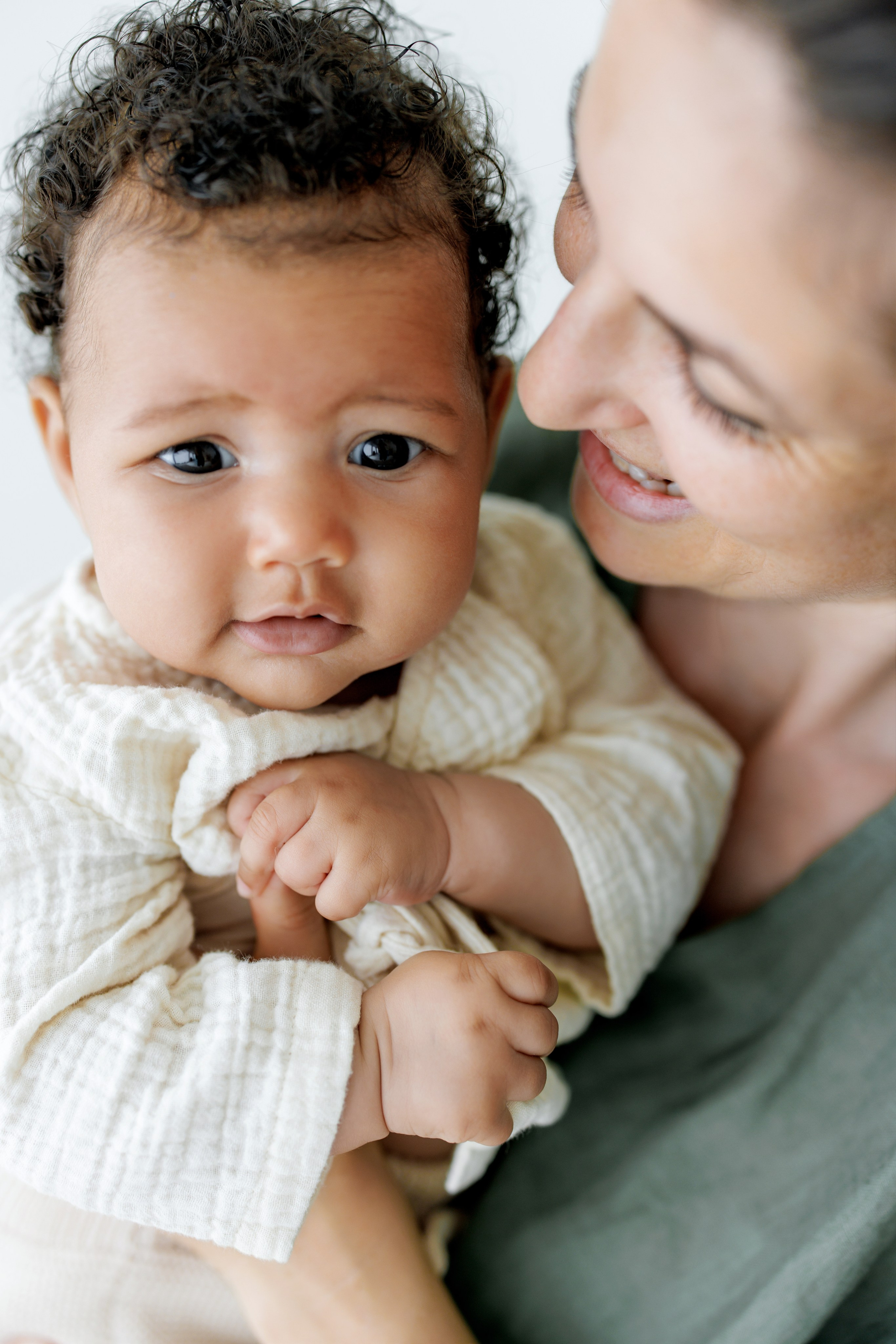 Newborn-Fotografie in Zürich — Natürlich. Minimalistisch. Ohne Zeitdruck. Wedding and Family Photographer Switzerland and Italy. Valeria Diaz