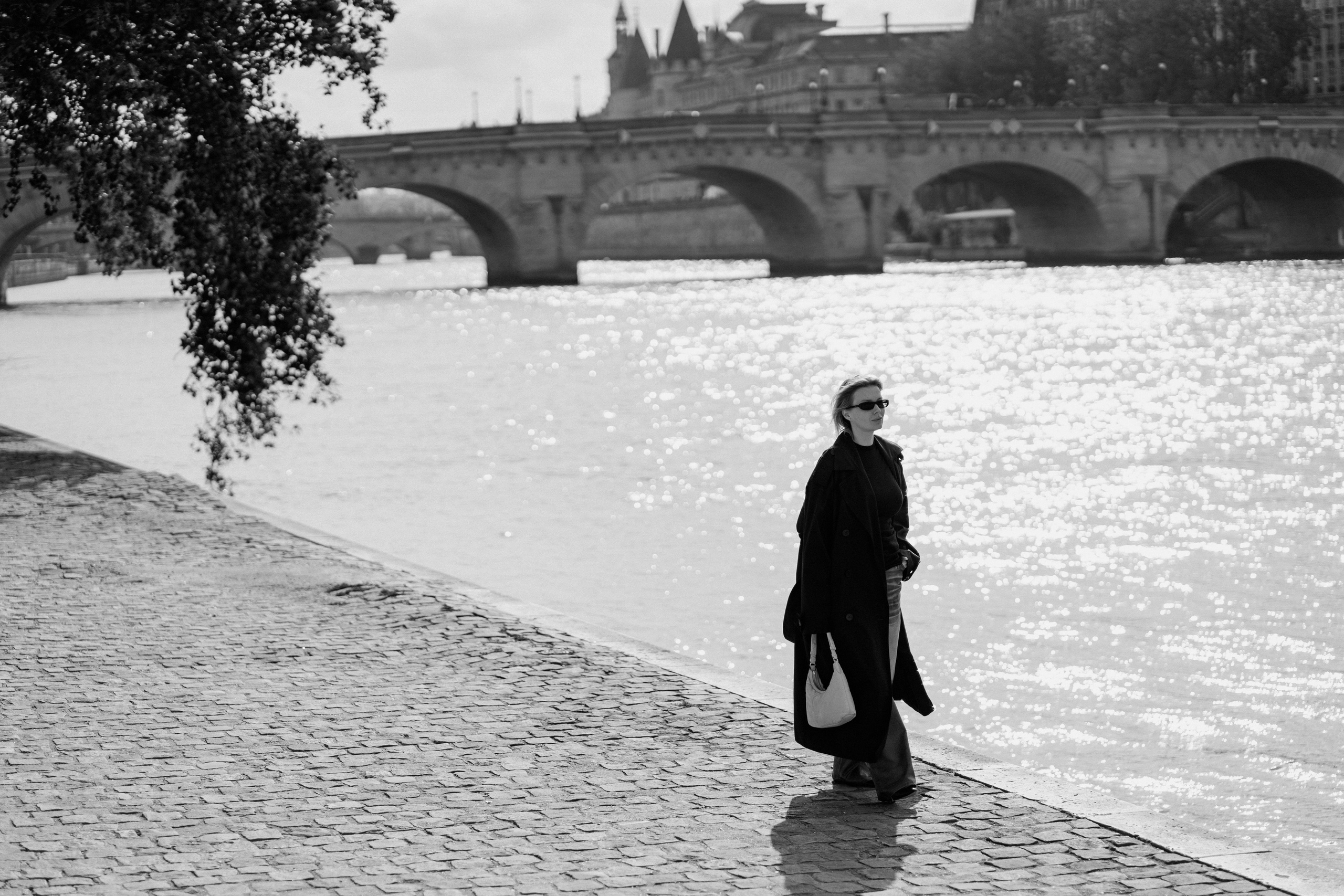 Минимализм и стиль. Портрет на набережных Сены. Ksenia Marchand/ Lifestyle фотограф в Париже