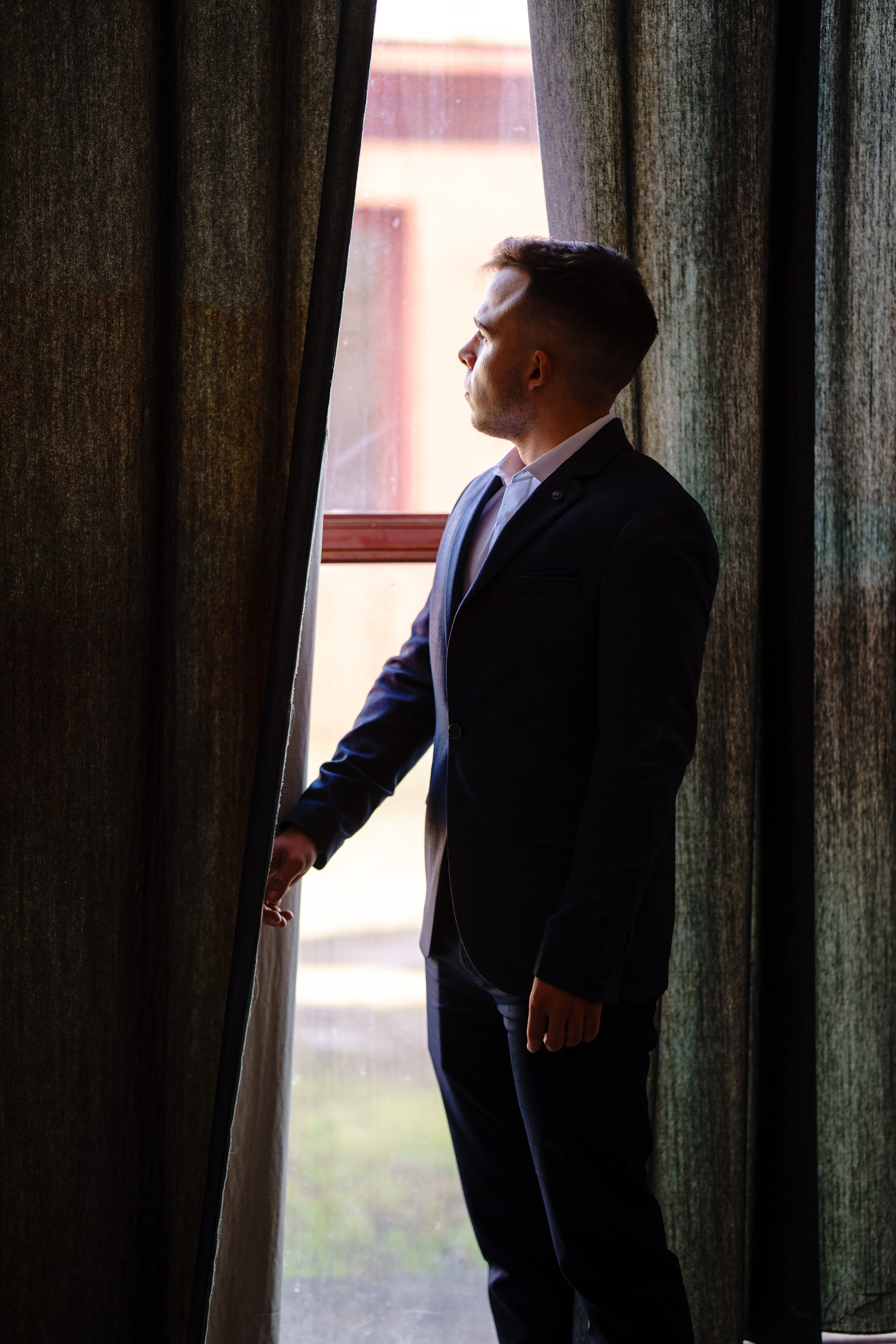 Teba 200 lei/ toată clasa. Trendy Albums