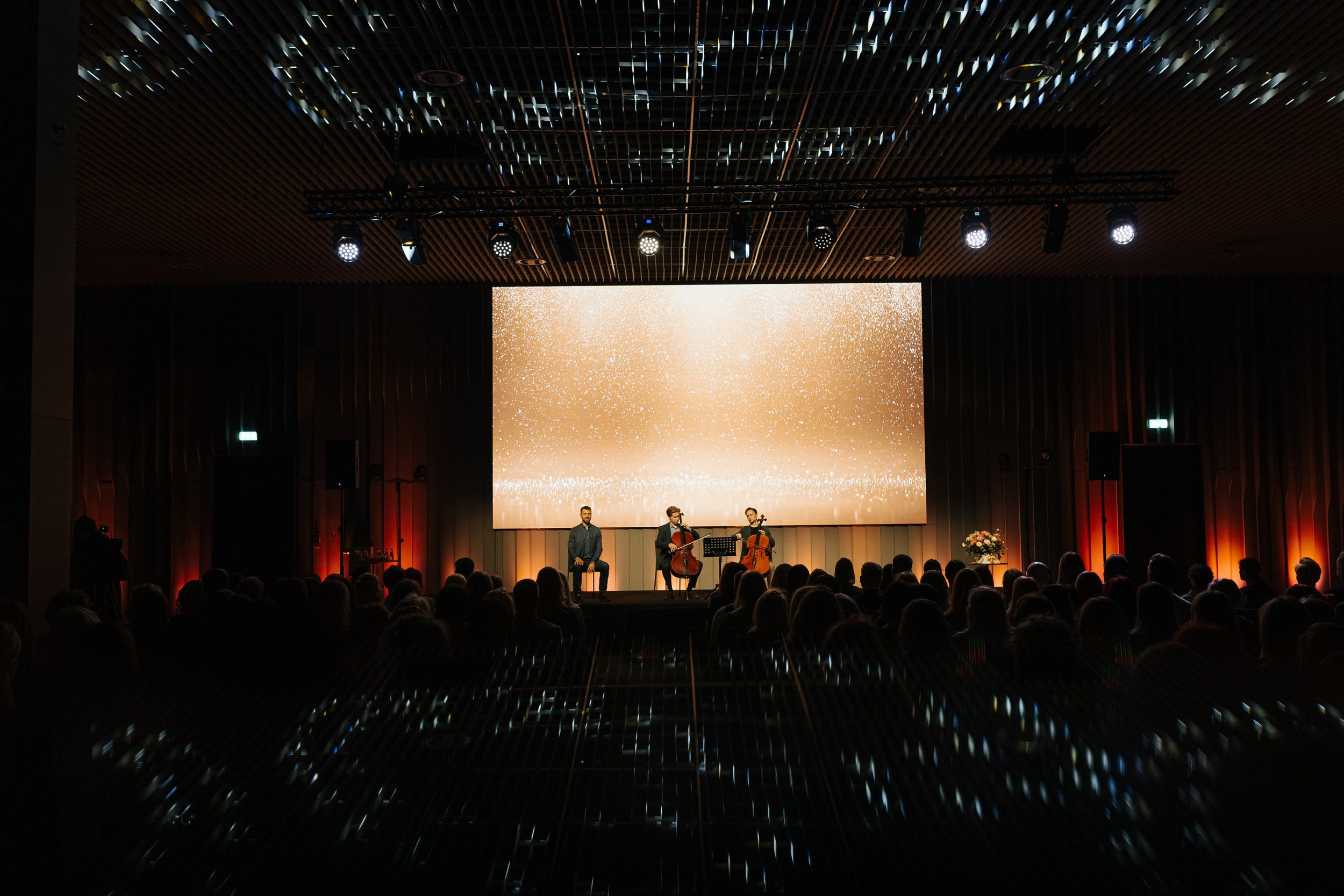 Dzīvesvirsotnes konference. Kāzu un ģimenes fotogrāfs Rīgā