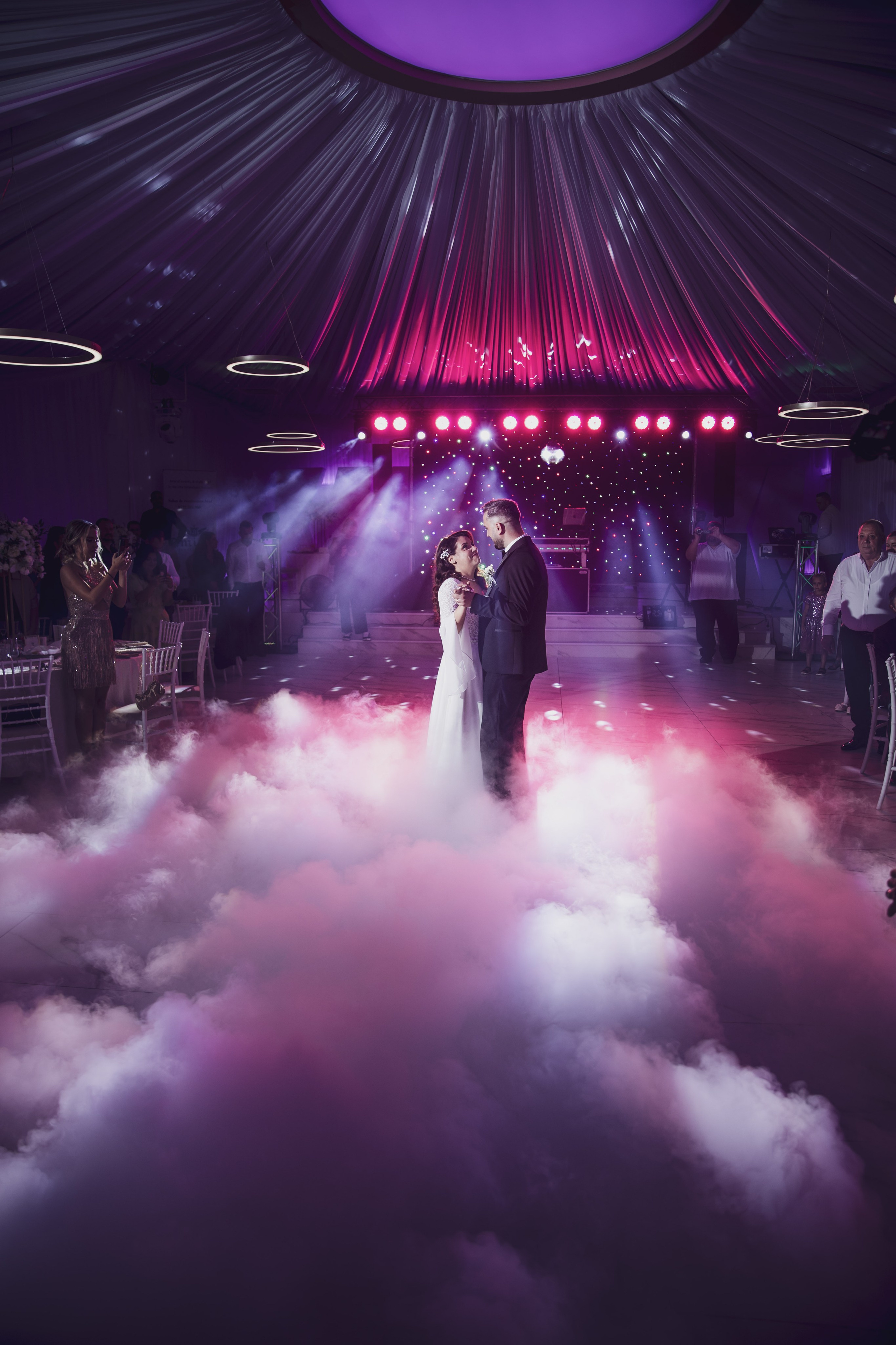 Bogdan & Oana. Acasă