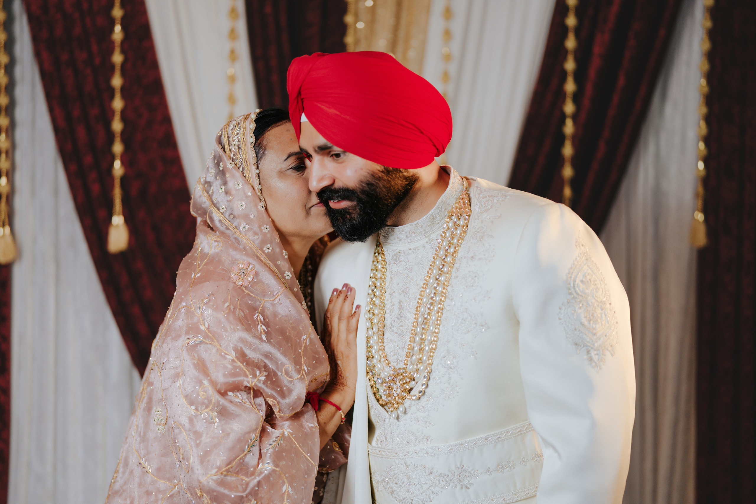 Gagan & Jasmeen. Wedding Photographer & Cinematographer studios